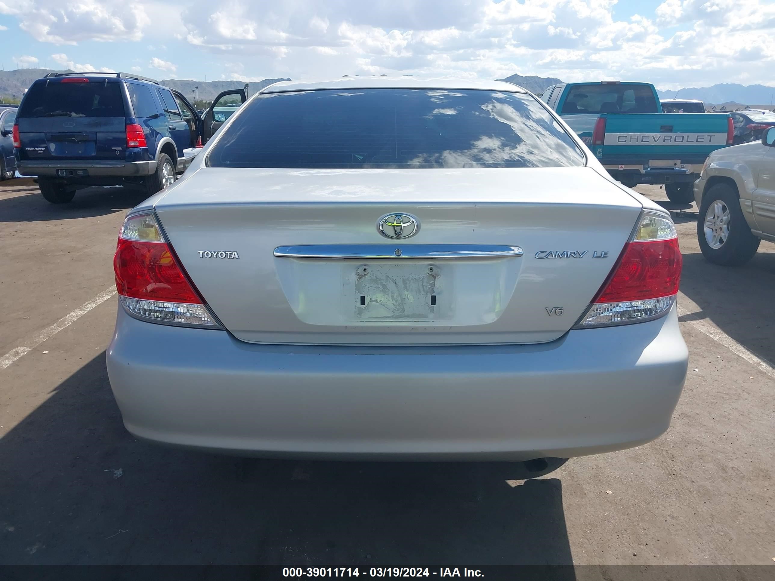 Photo 15 VIN: 4T1BF32K25U110941 - TOYOTA CAMRY 