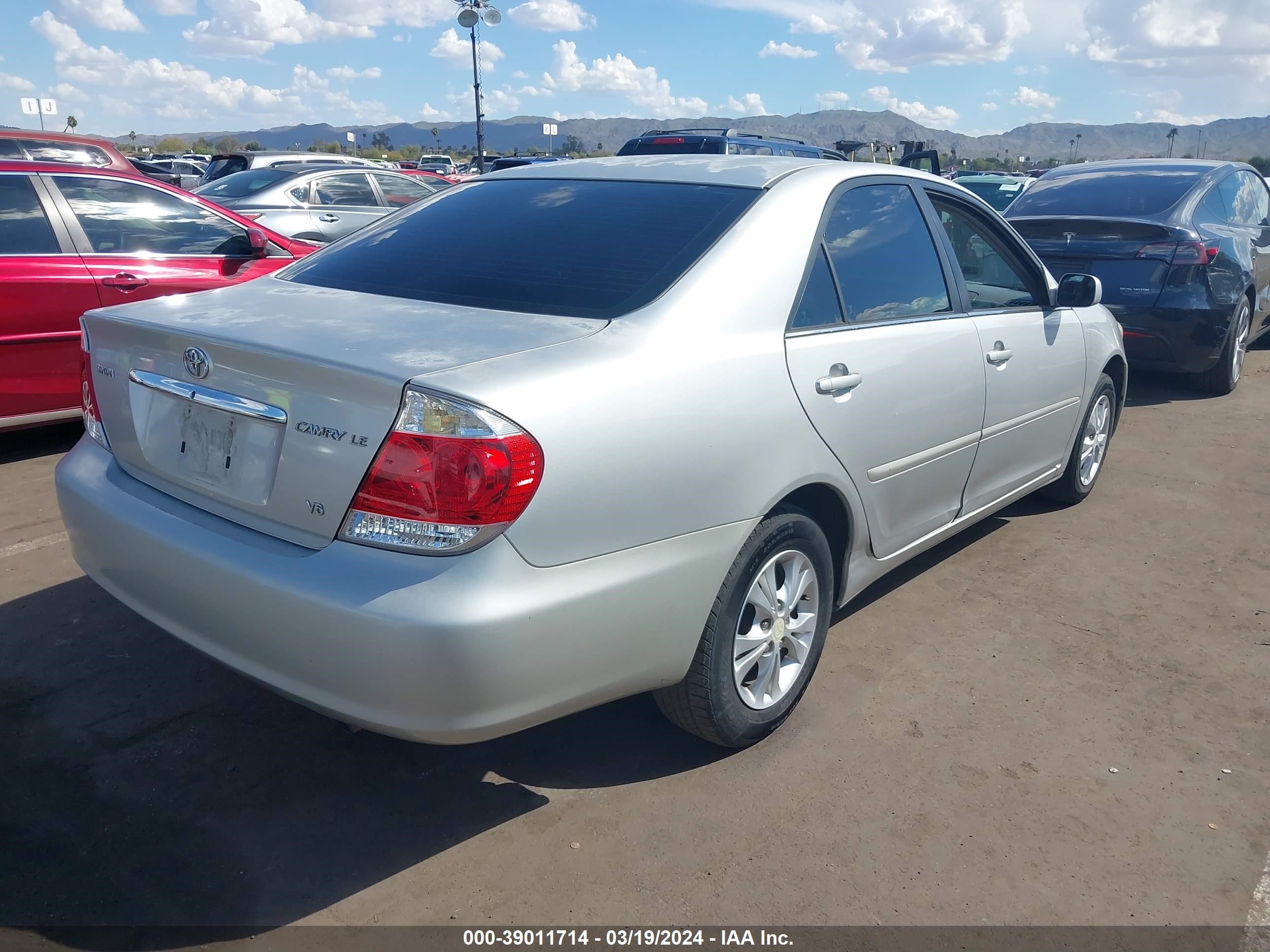 Photo 3 VIN: 4T1BF32K25U110941 - TOYOTA CAMRY 