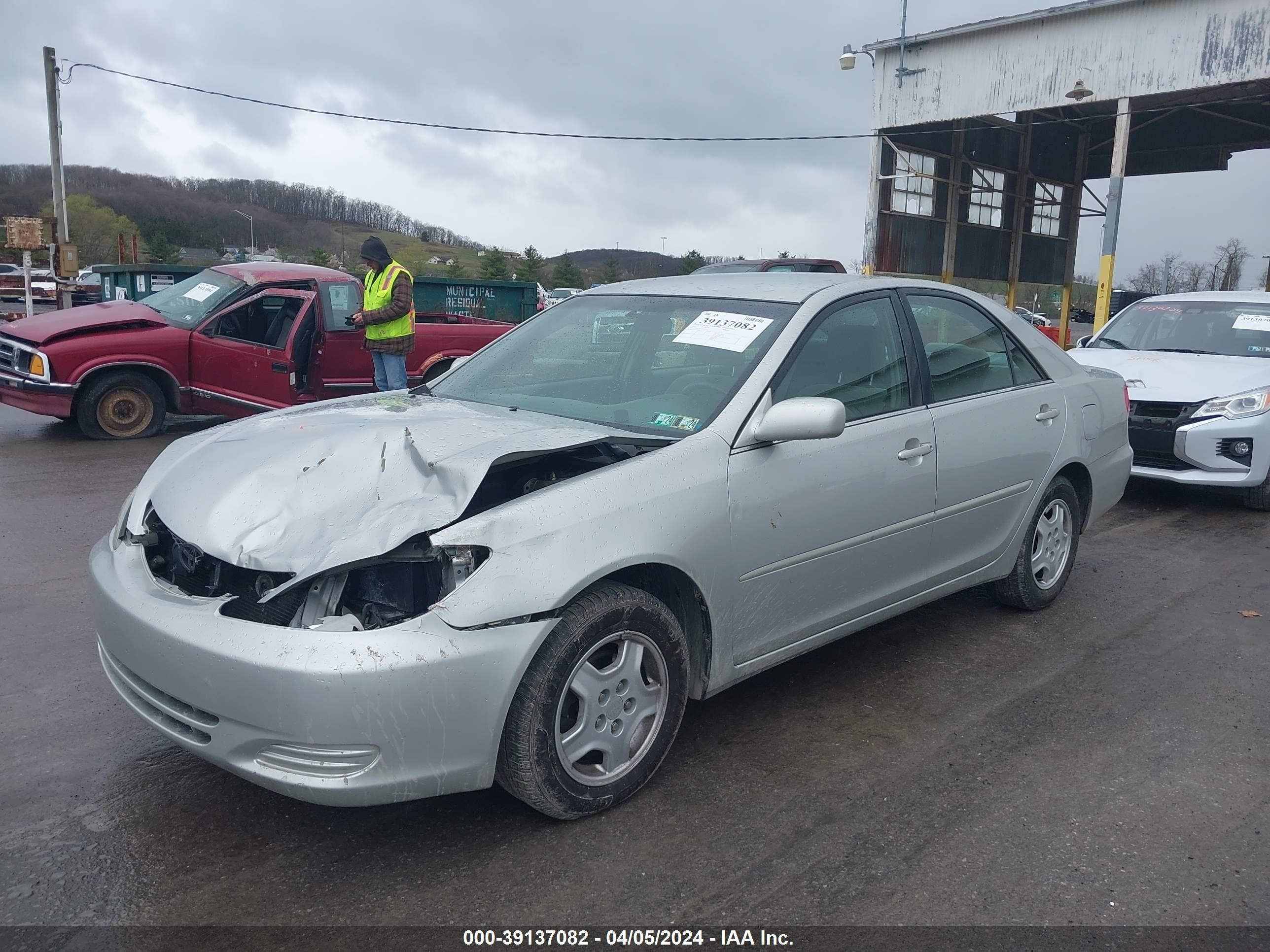 Photo 1 VIN: 4T1BF32K32U526623 - TOYOTA CAMRY 