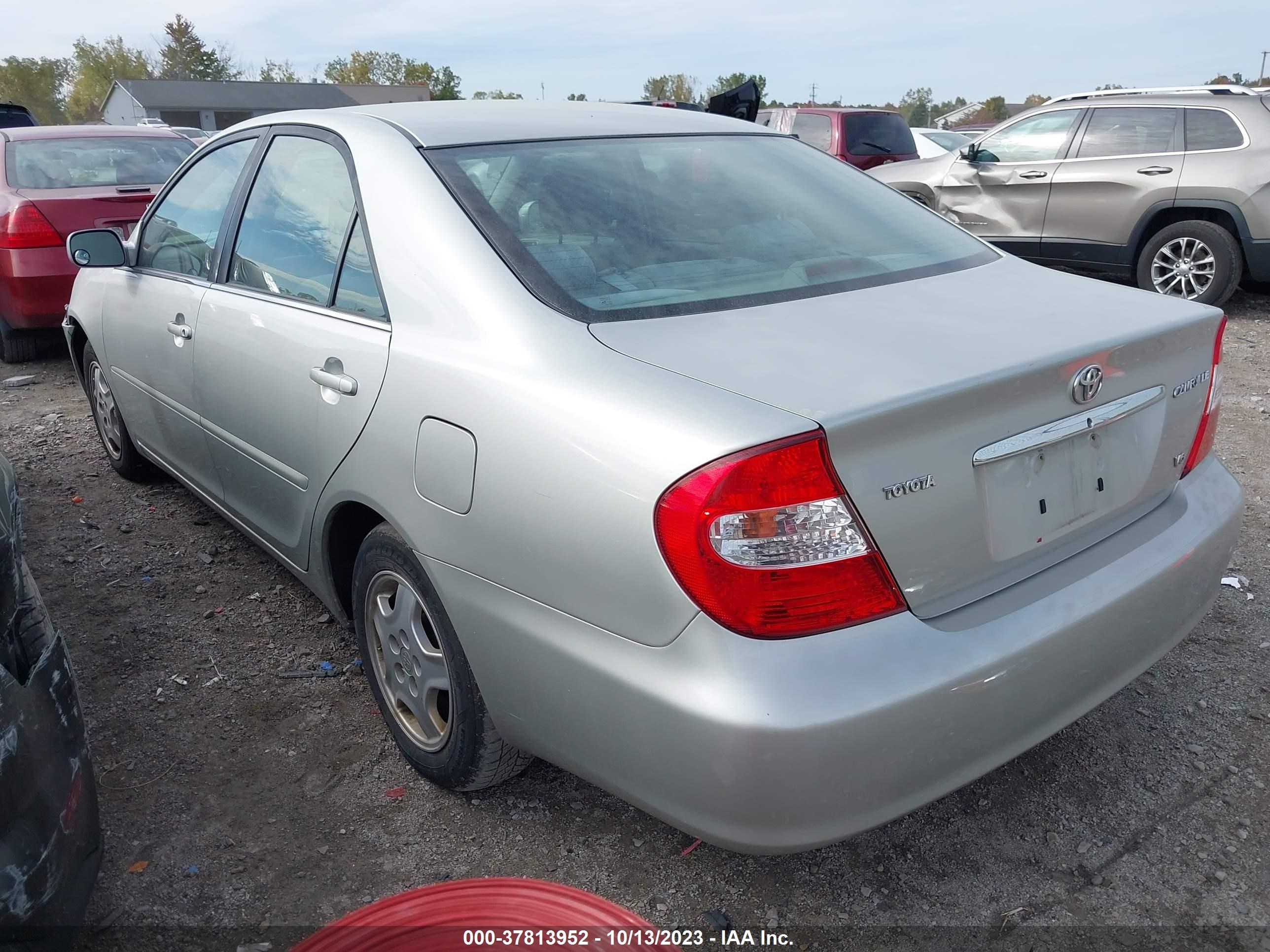 Photo 2 VIN: 4T1BF32K33U050830 - TOYOTA CAMRY 