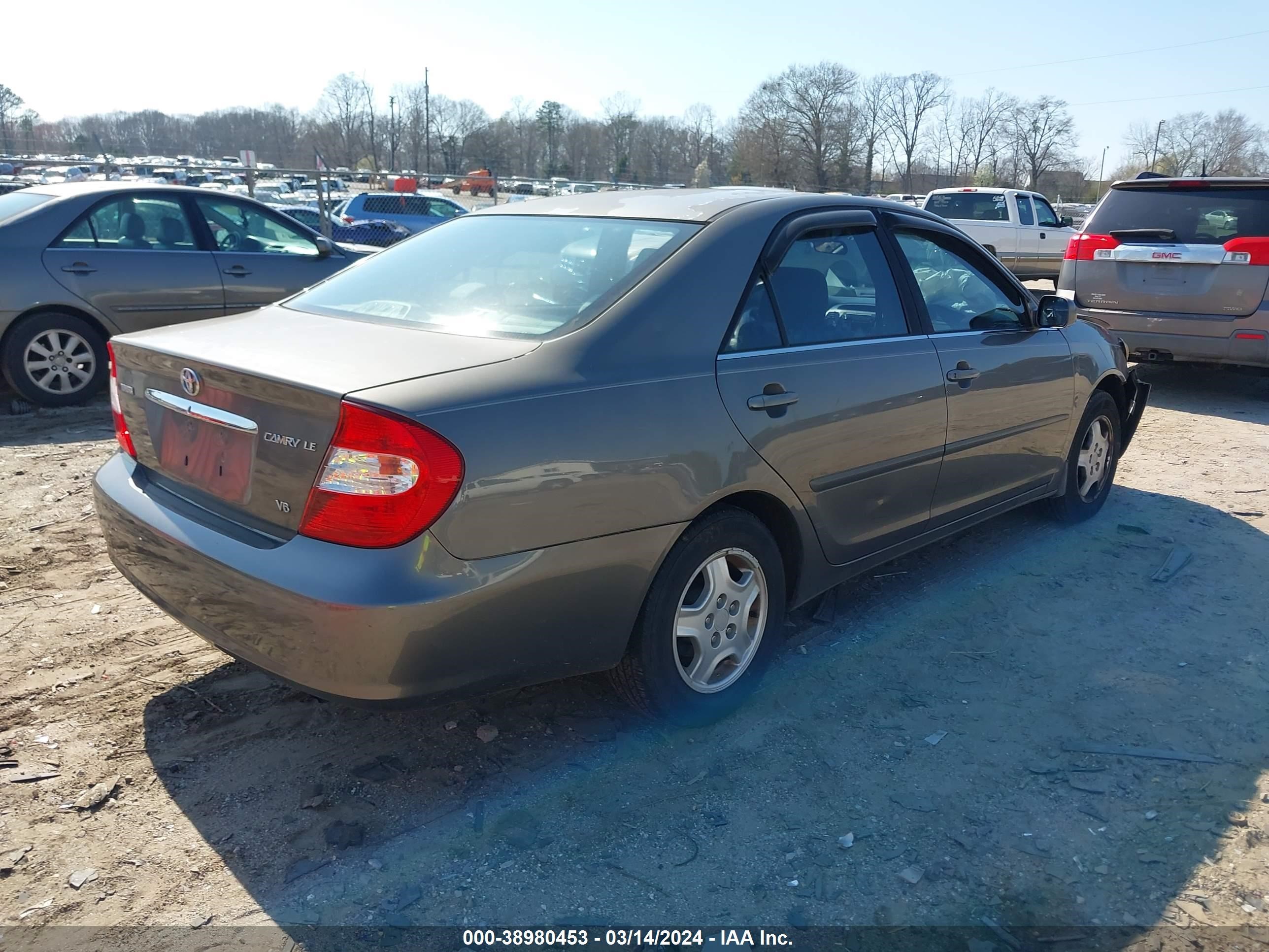 Photo 3 VIN: 4T1BF32K33U552379 - TOYOTA CAMRY 