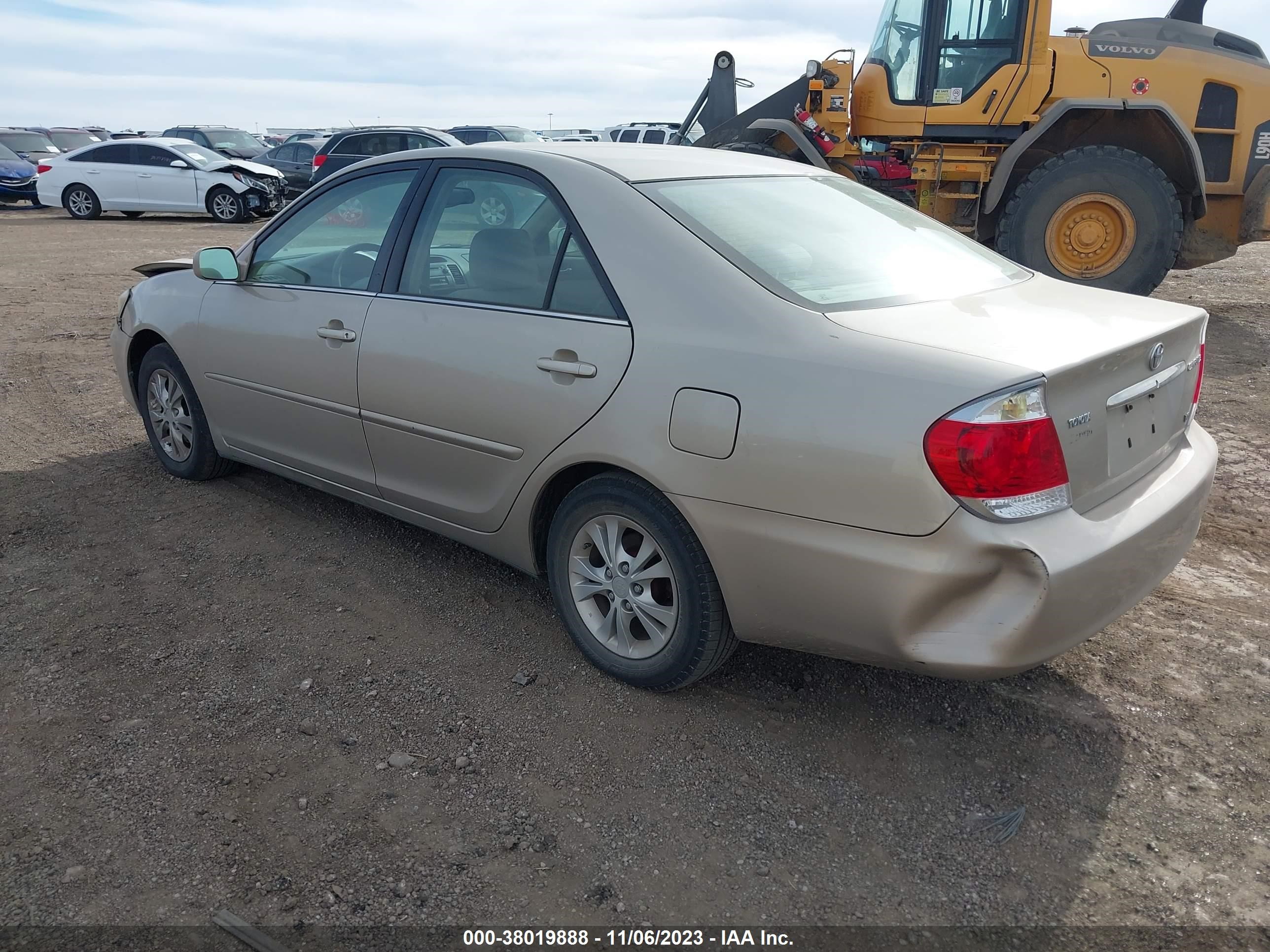 Photo 2 VIN: 4T1BF32K36U117950 - TOYOTA CAMRY 