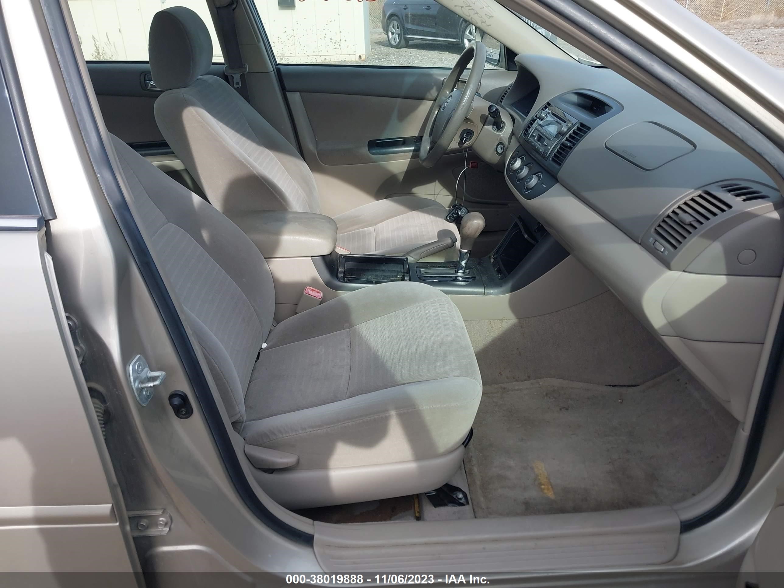 Photo 4 VIN: 4T1BF32K36U117950 - TOYOTA CAMRY 