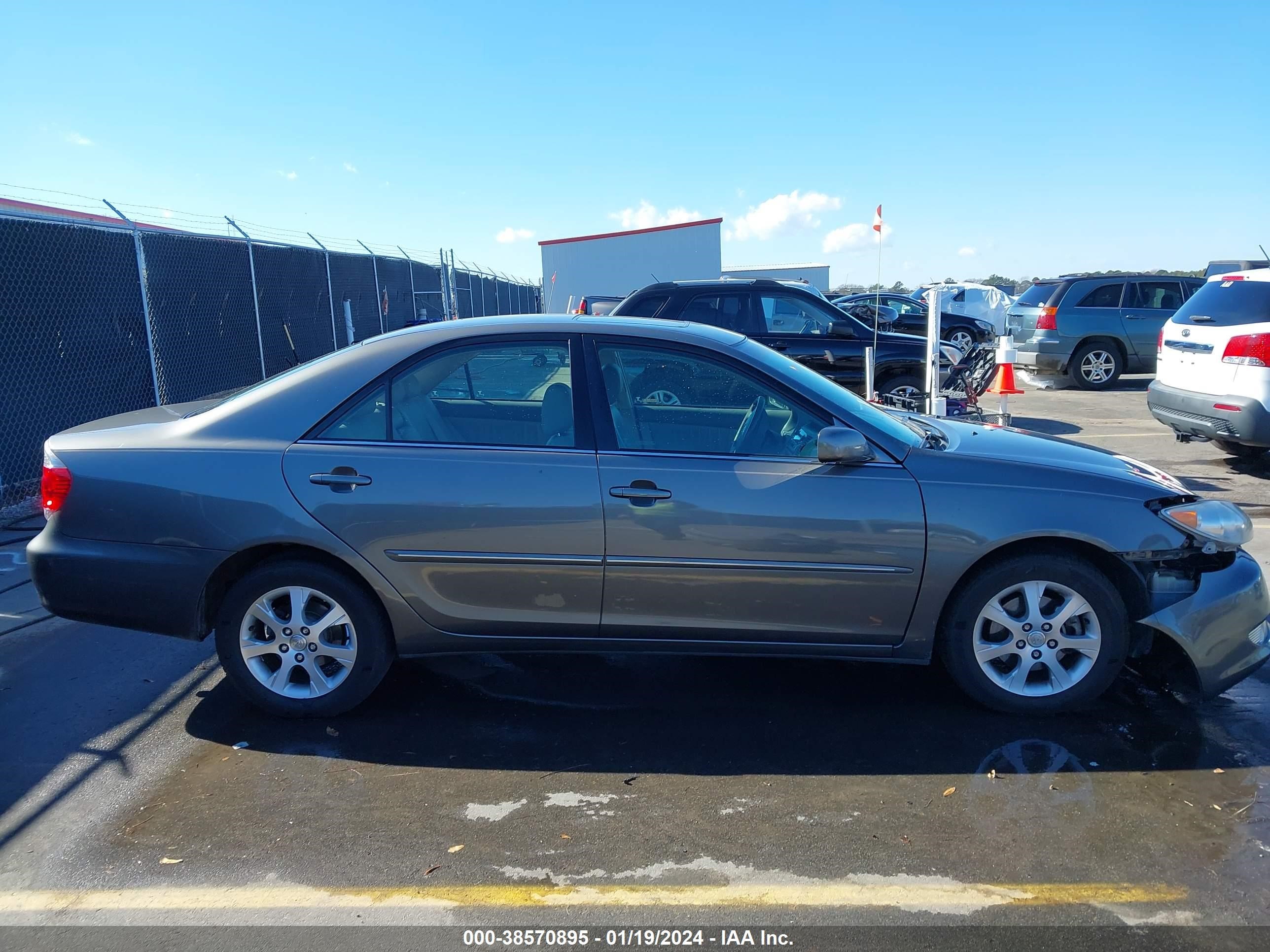 Photo 12 VIN: 4T1BF32K36U633550 - TOYOTA CAMRY 