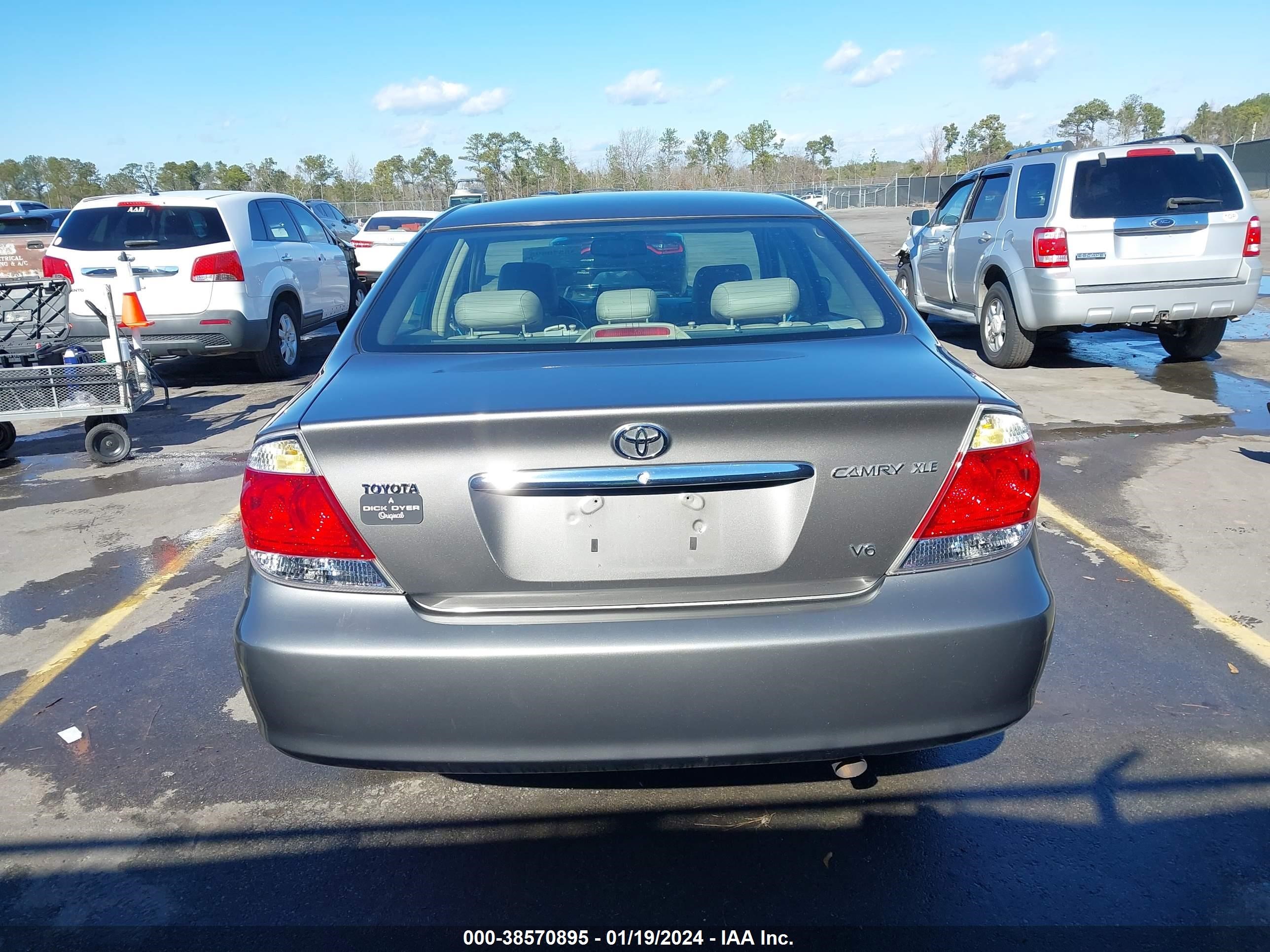 Photo 15 VIN: 4T1BF32K36U633550 - TOYOTA CAMRY 