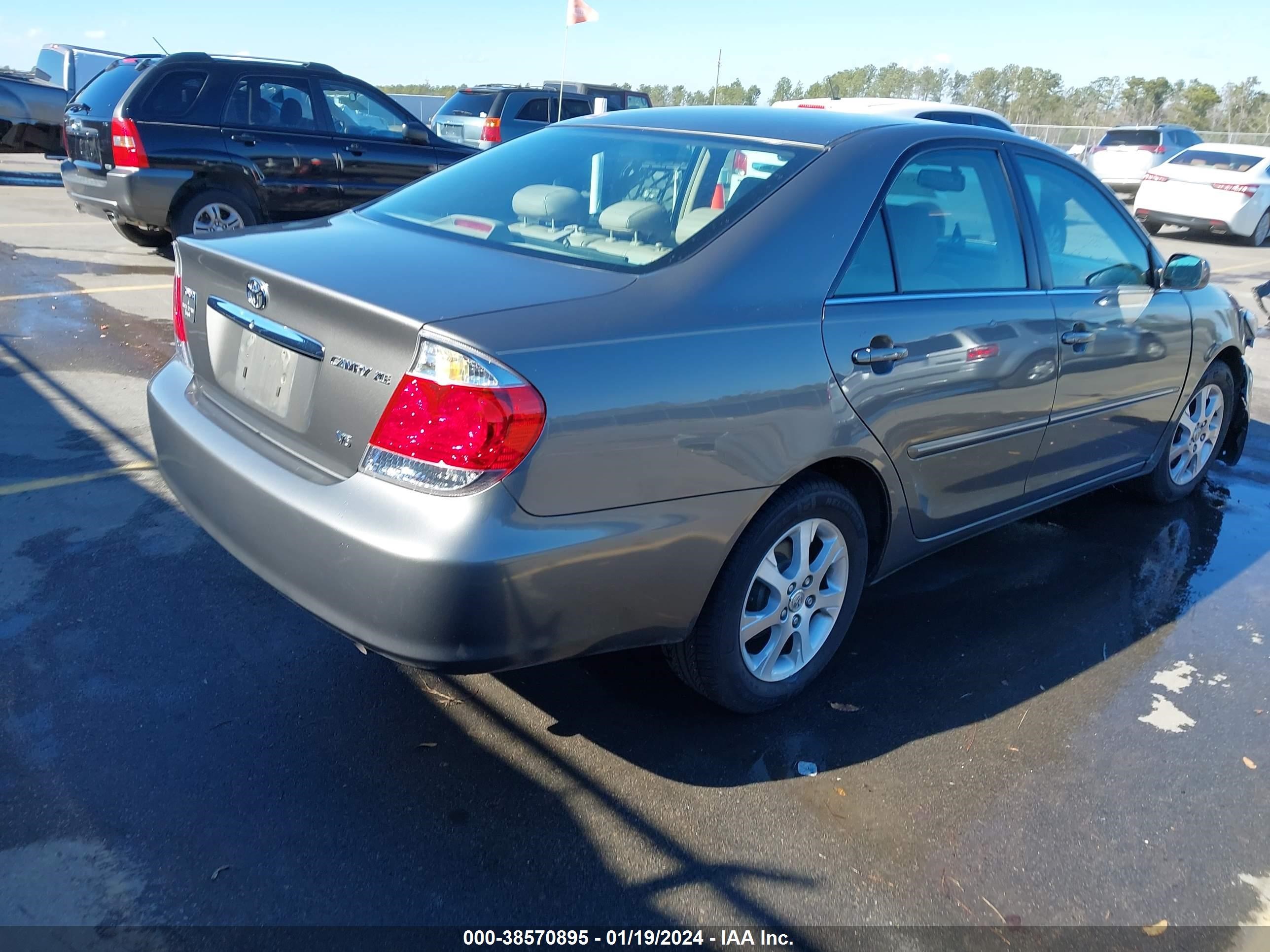 Photo 3 VIN: 4T1BF32K36U633550 - TOYOTA CAMRY 