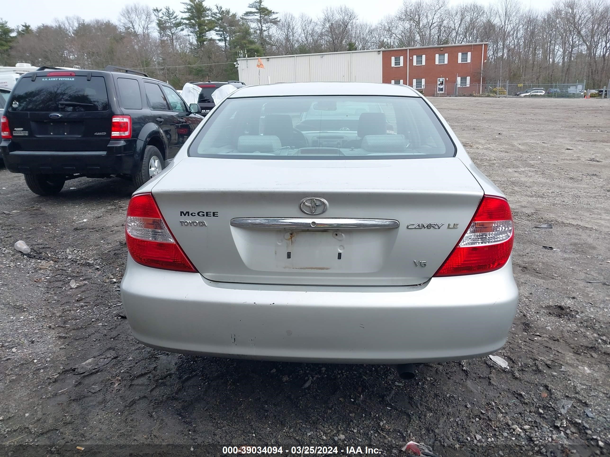 Photo 15 VIN: 4T1BF32K42U032075 - TOYOTA CAMRY 