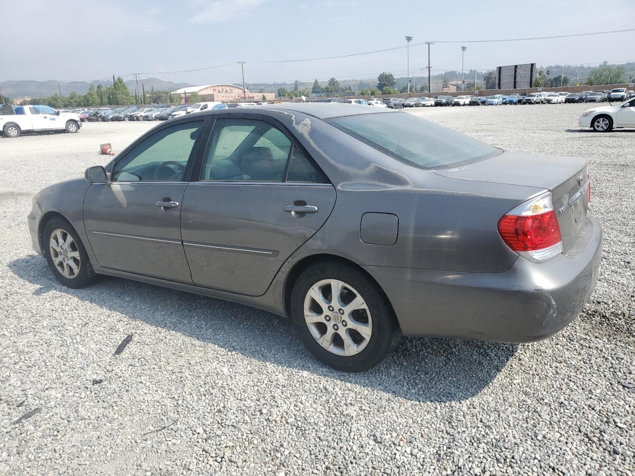 Photo 1 VIN: 4T1BF32K45U604136 - TOYOTA CAMRY 