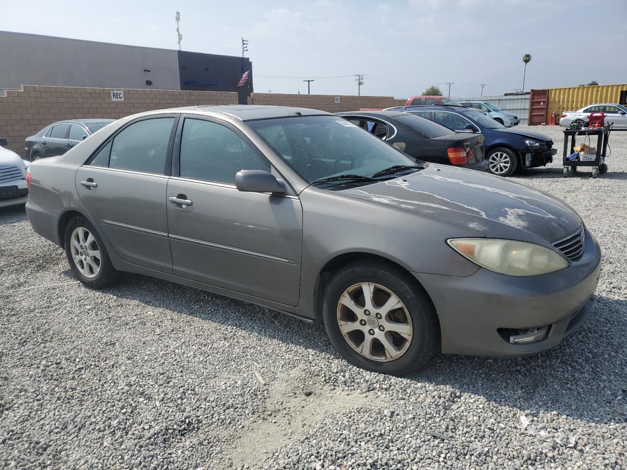 Photo 3 VIN: 4T1BF32K45U604136 - TOYOTA CAMRY 