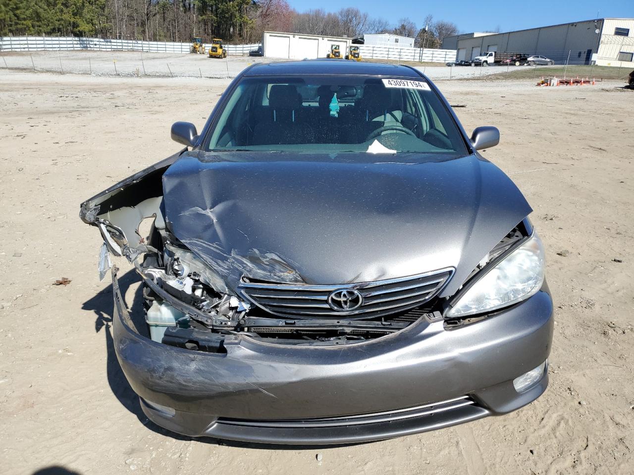 Photo 4 VIN: 4T1BF32K45U617601 - TOYOTA CAMRY 