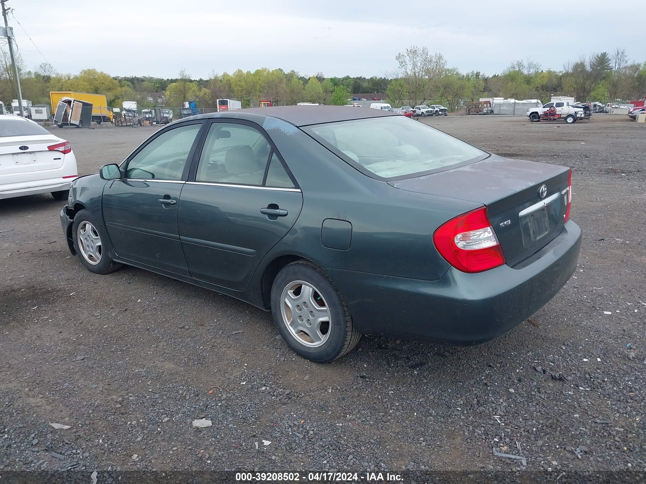 Photo 2 VIN: 4T1BF32K52U522699 - TOYOTA CAMRY 