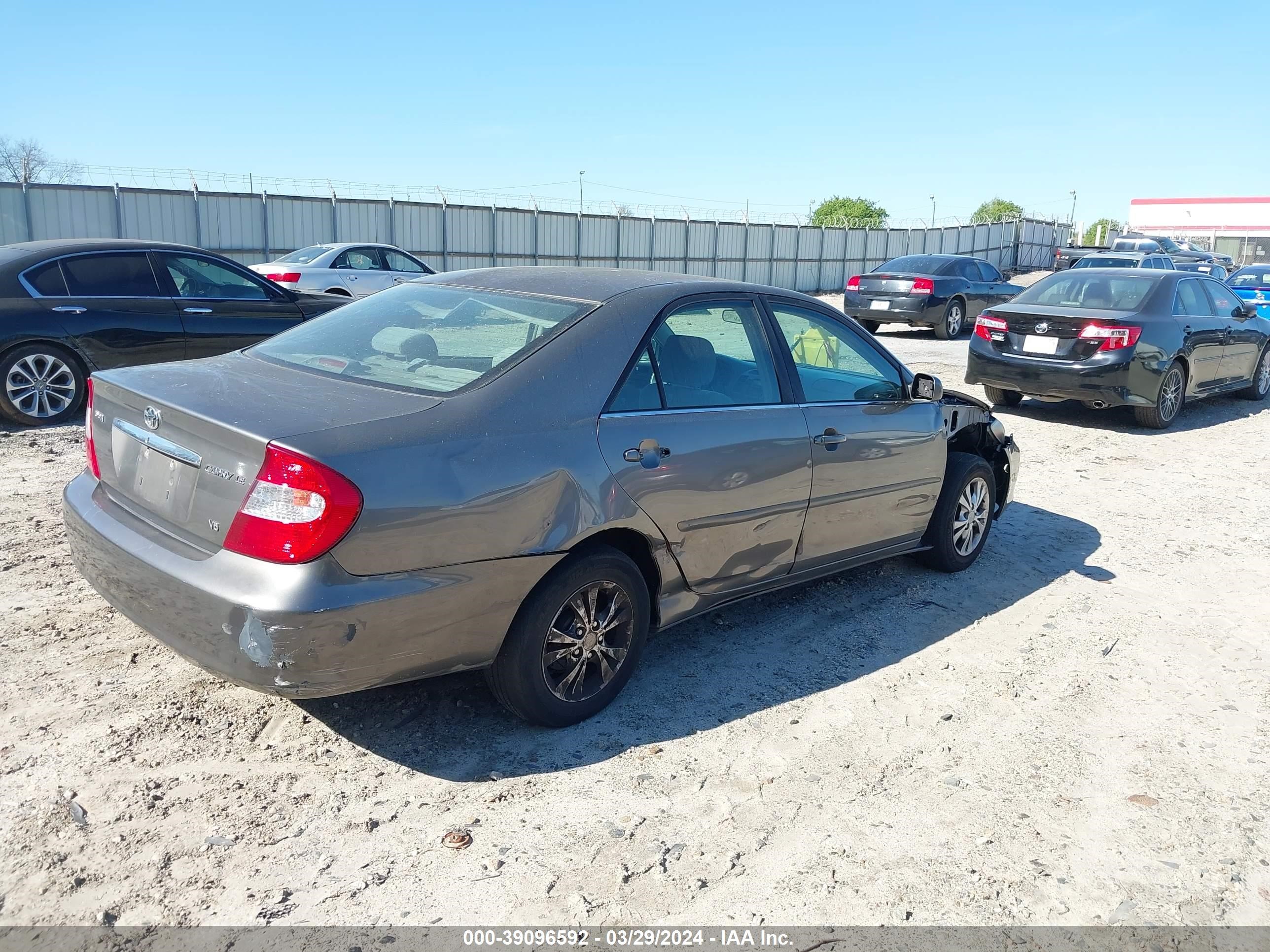 Photo 3 VIN: 4T1BF32K54U571162 - TOYOTA CAMRY 