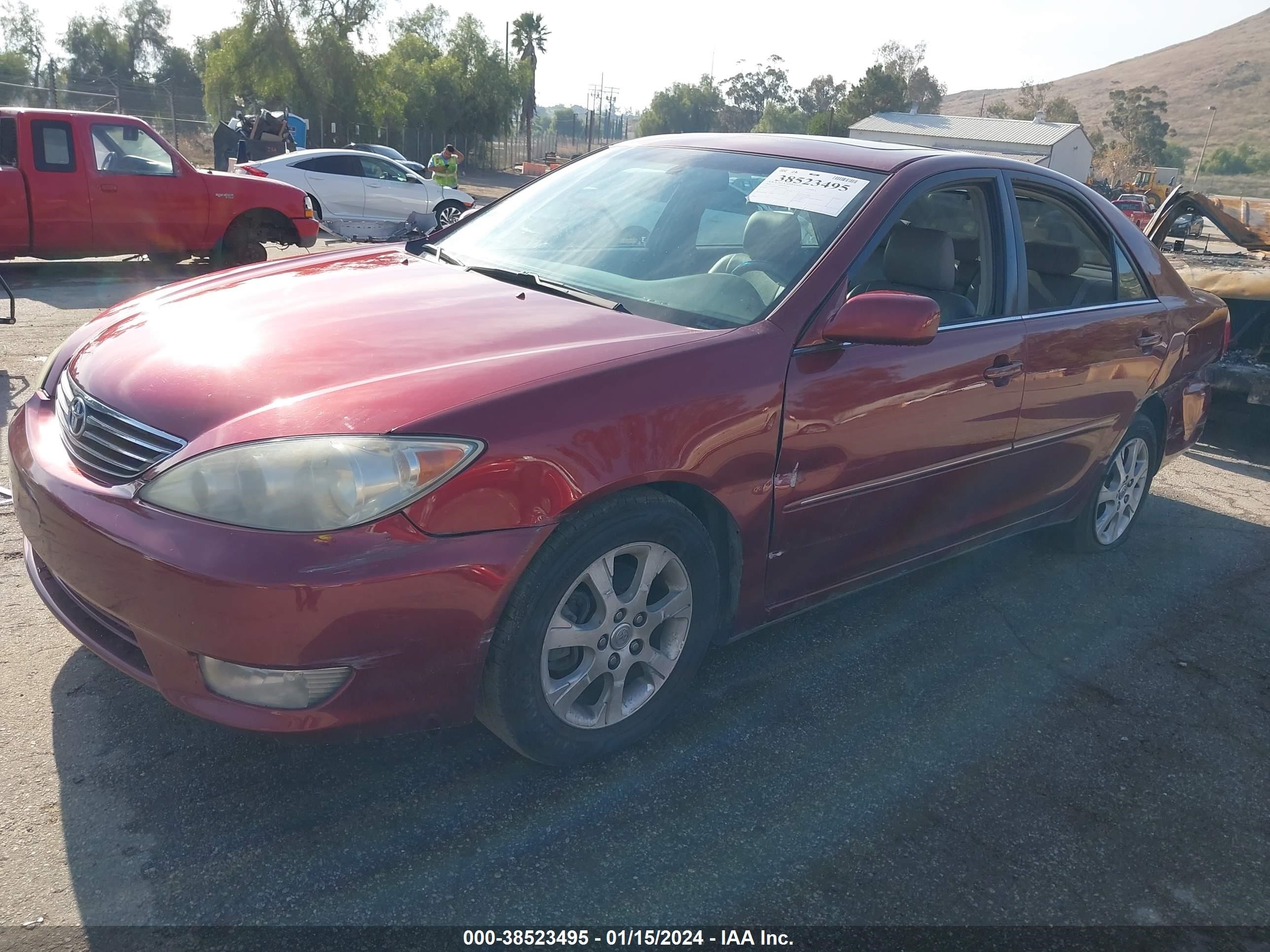 Photo 1 VIN: 4T1BF32K55U098364 - TOYOTA CAMRY 