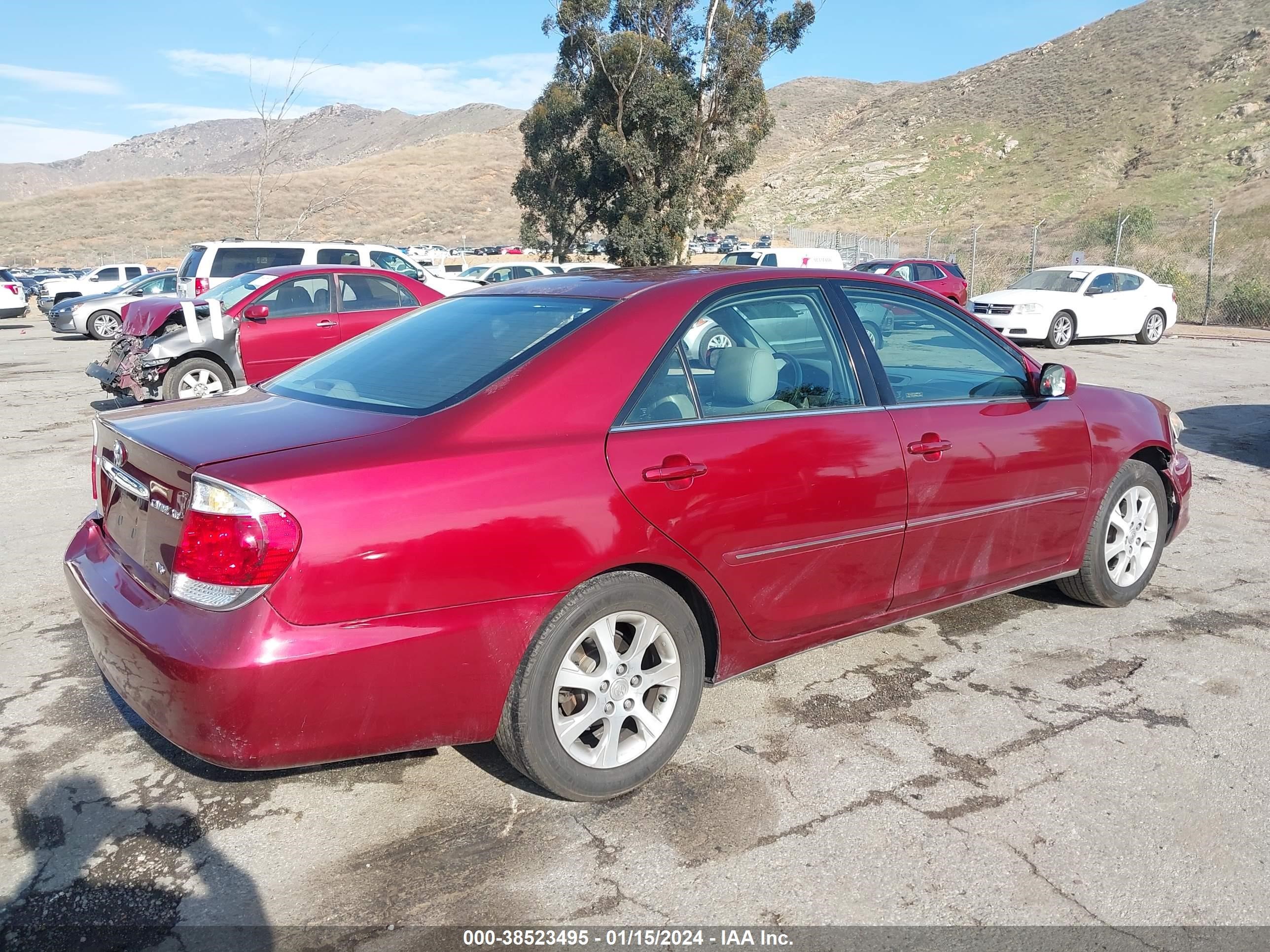 Photo 3 VIN: 4T1BF32K55U098364 - TOYOTA CAMRY 