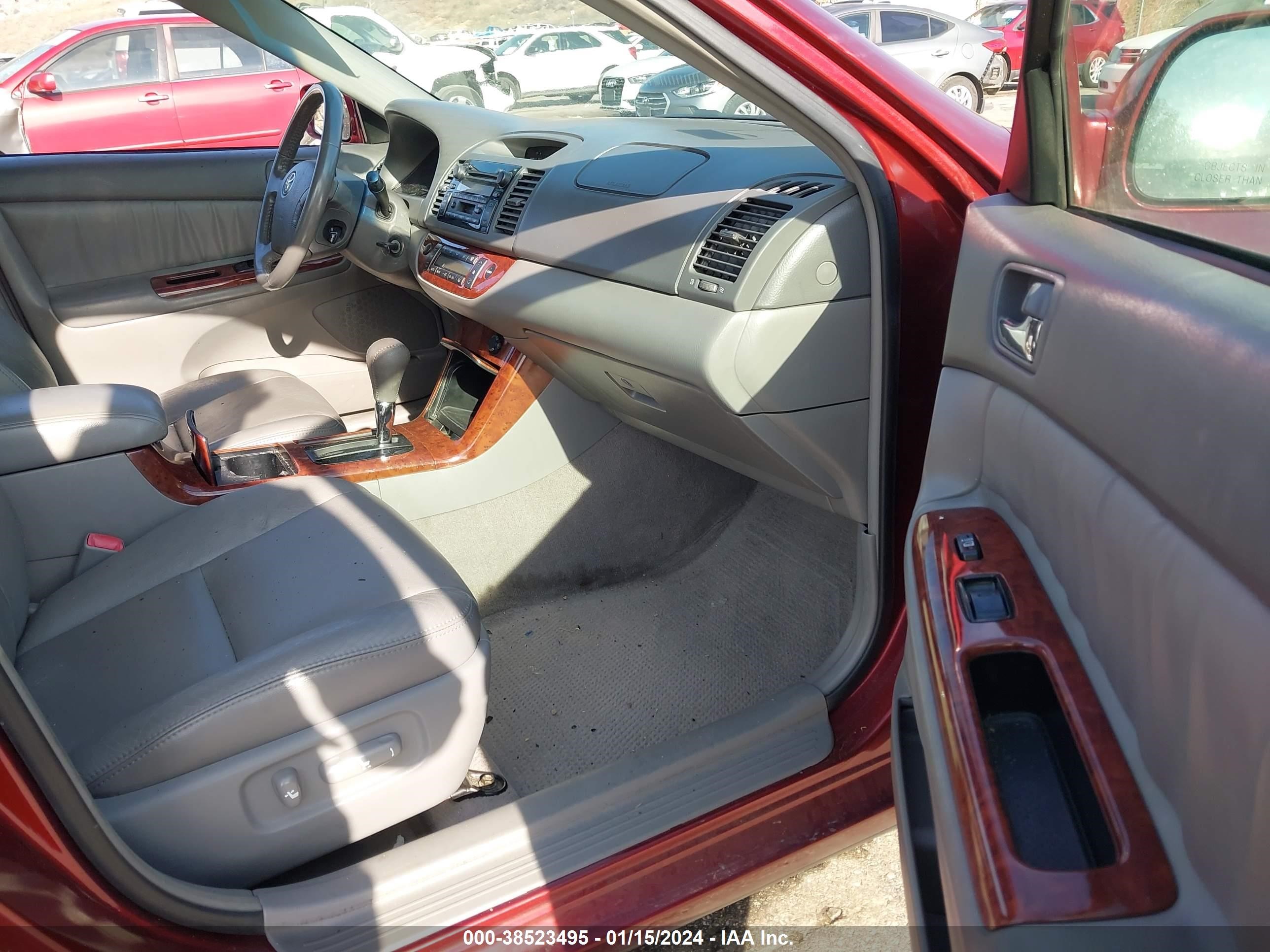 Photo 4 VIN: 4T1BF32K55U098364 - TOYOTA CAMRY 