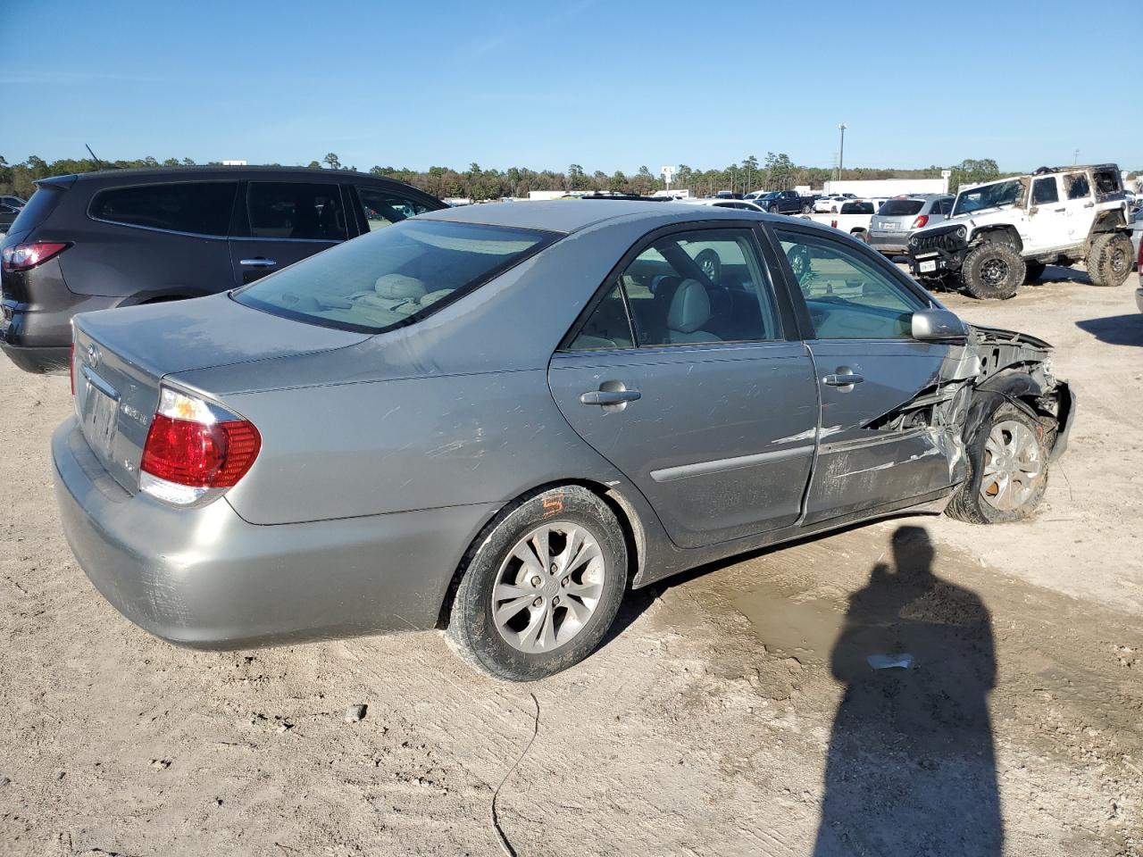 Photo 2 VIN: 4T1BF32K55U599206 - TOYOTA CAMRY 