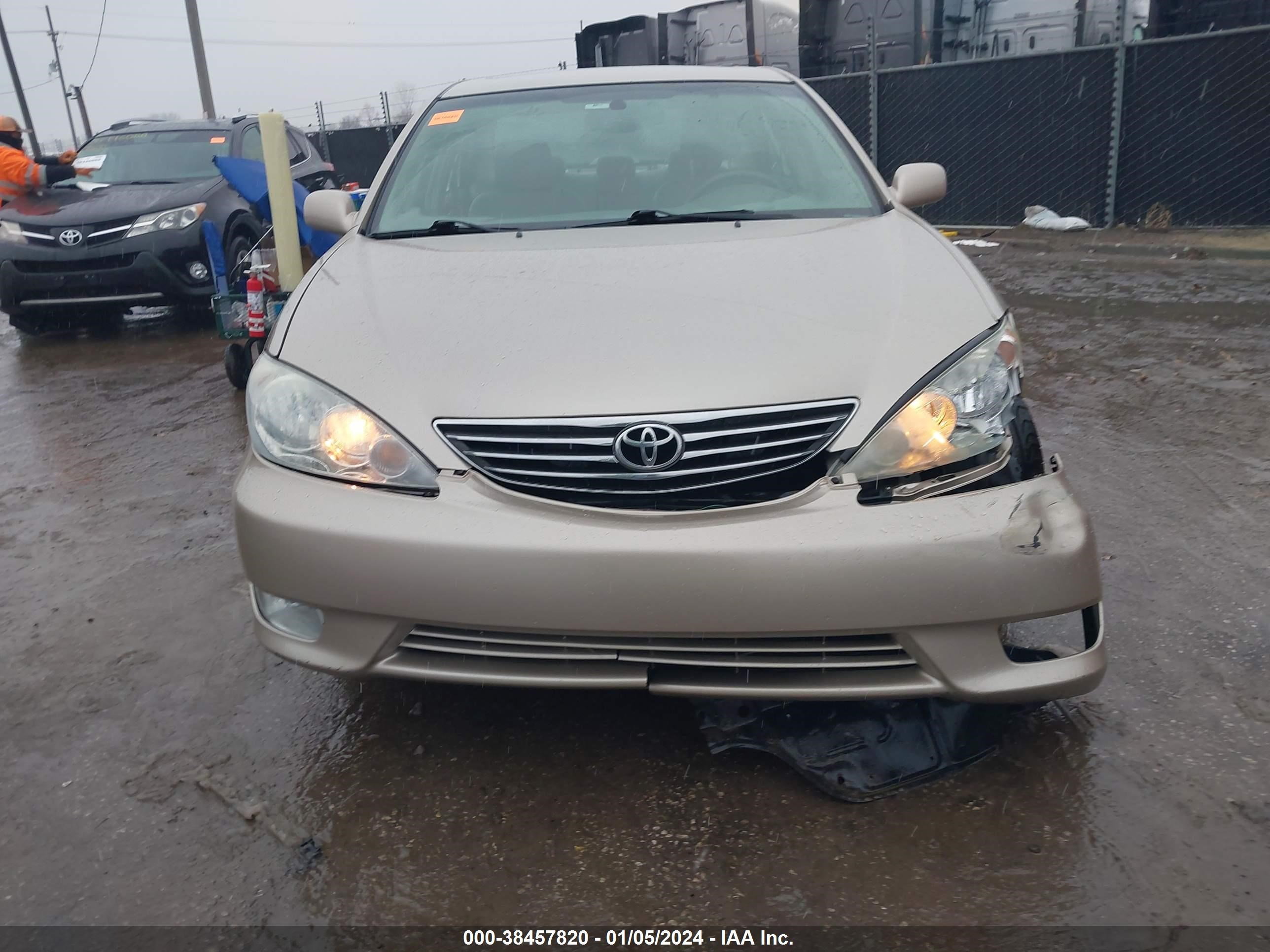 Photo 11 VIN: 4T1BF32K55U610513 - TOYOTA CAMRY 