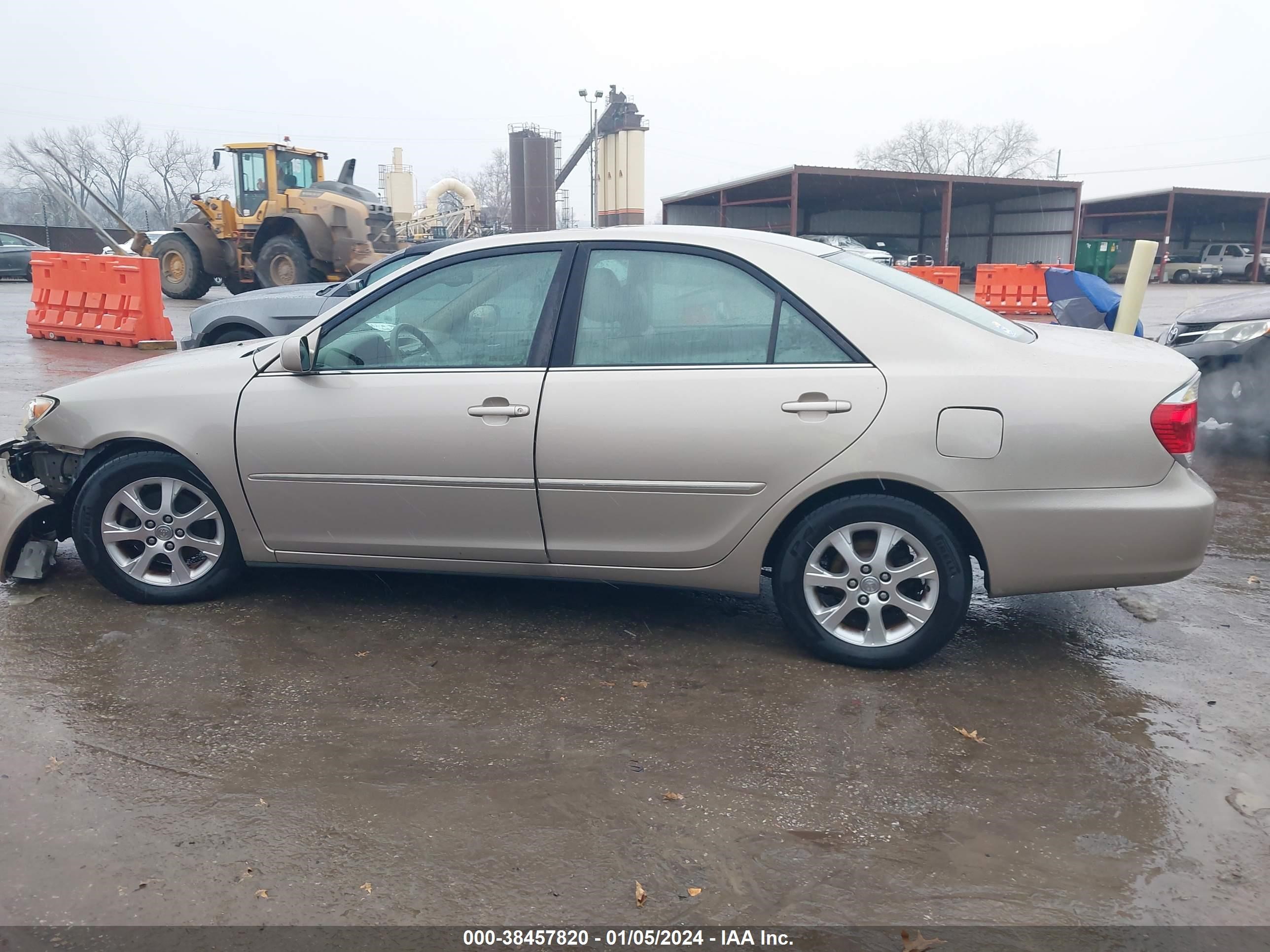 Photo 13 VIN: 4T1BF32K55U610513 - TOYOTA CAMRY 