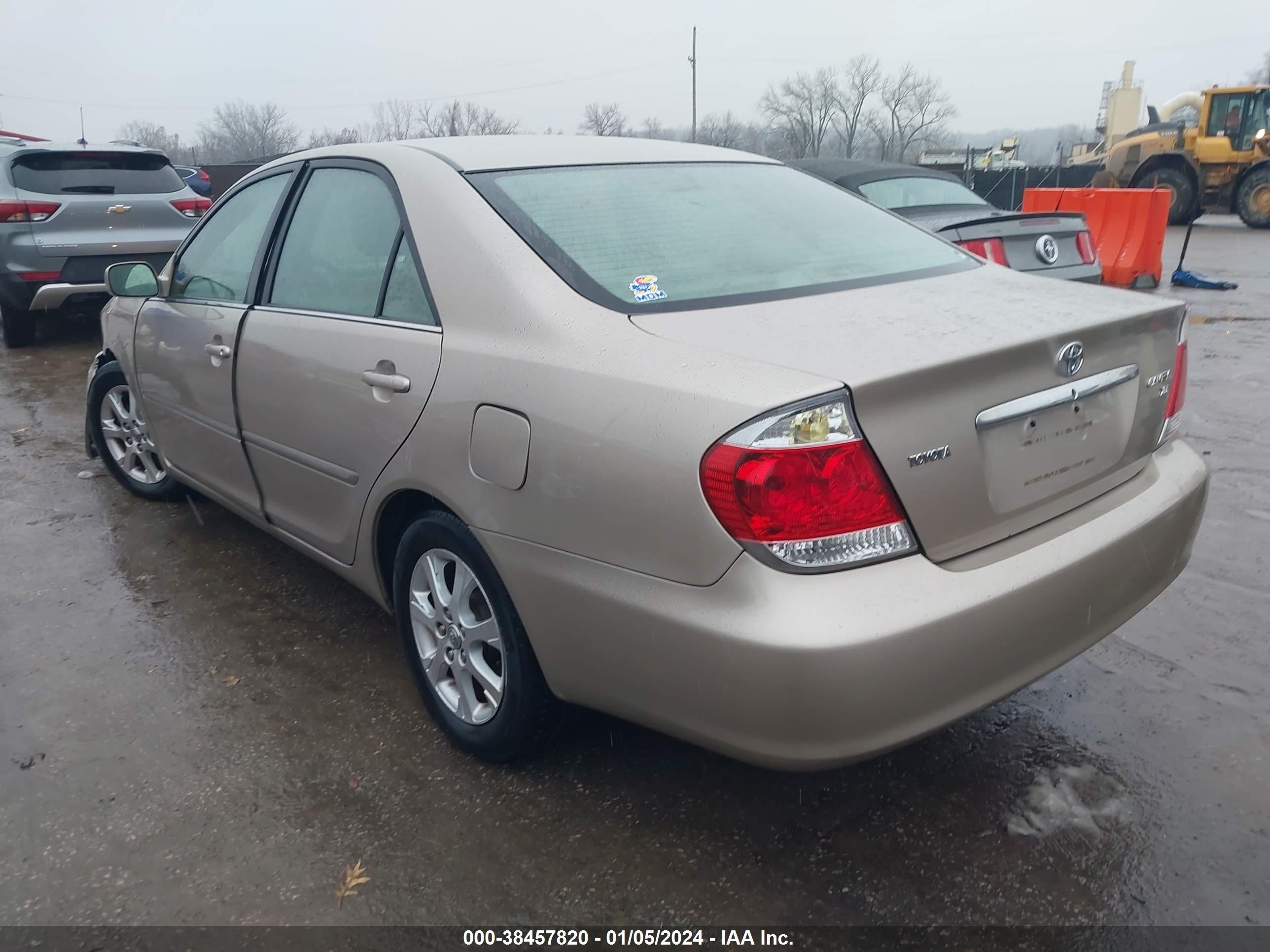 Photo 2 VIN: 4T1BF32K55U610513 - TOYOTA CAMRY 