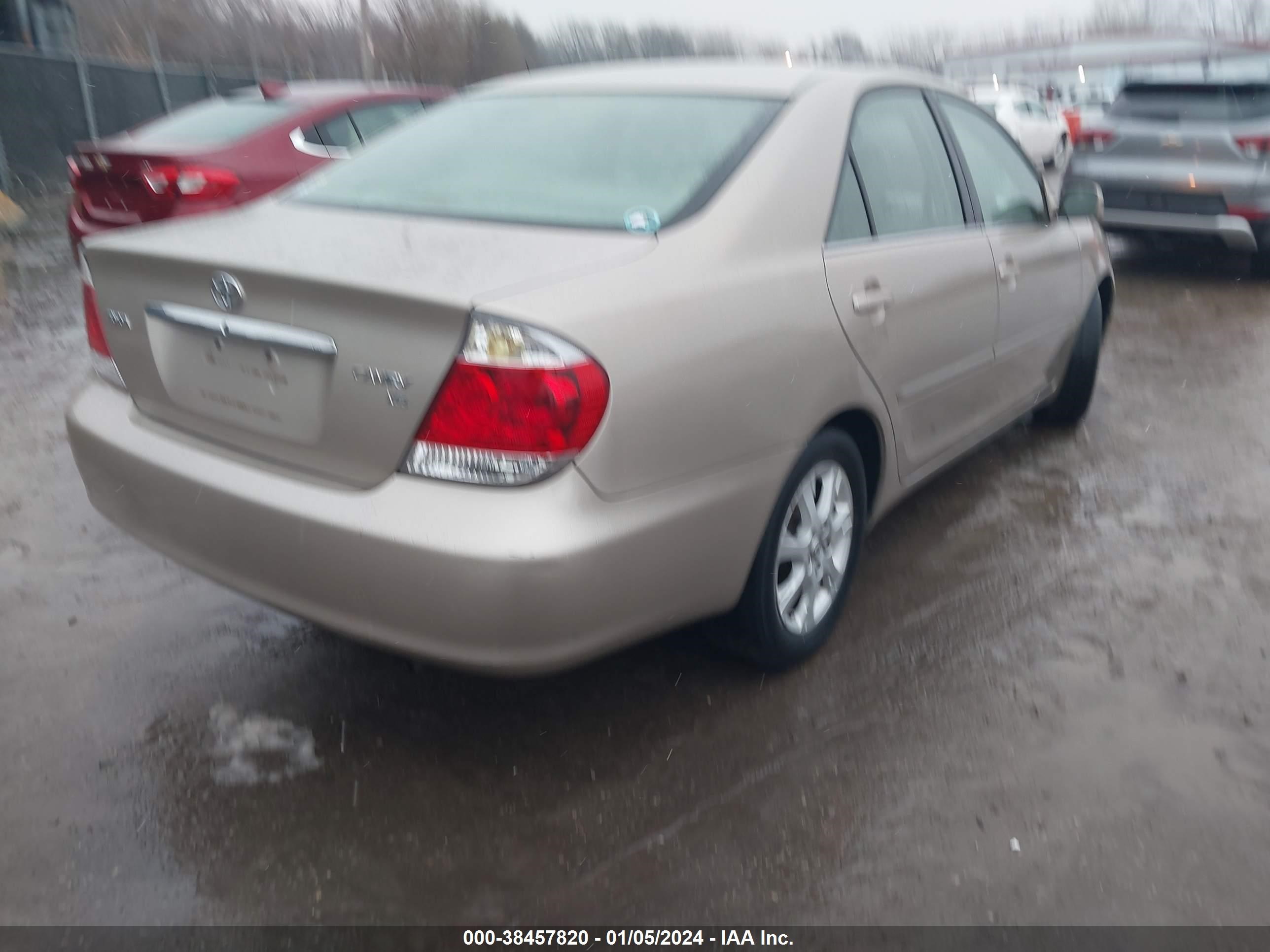 Photo 3 VIN: 4T1BF32K55U610513 - TOYOTA CAMRY 