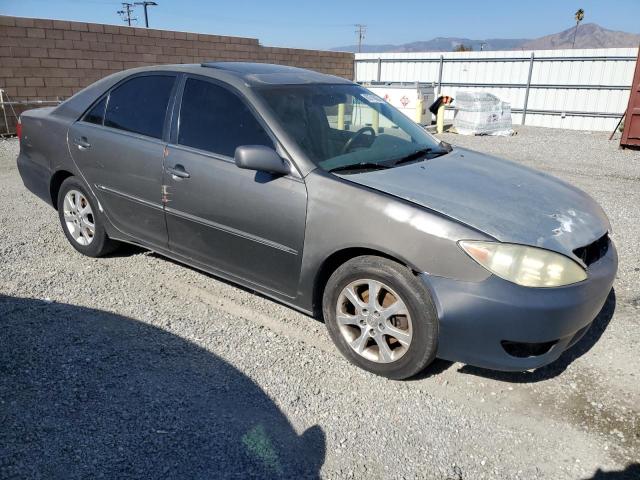 Photo 3 VIN: 4T1BF32K55U611810 - TOYOTA CAMRY LE 