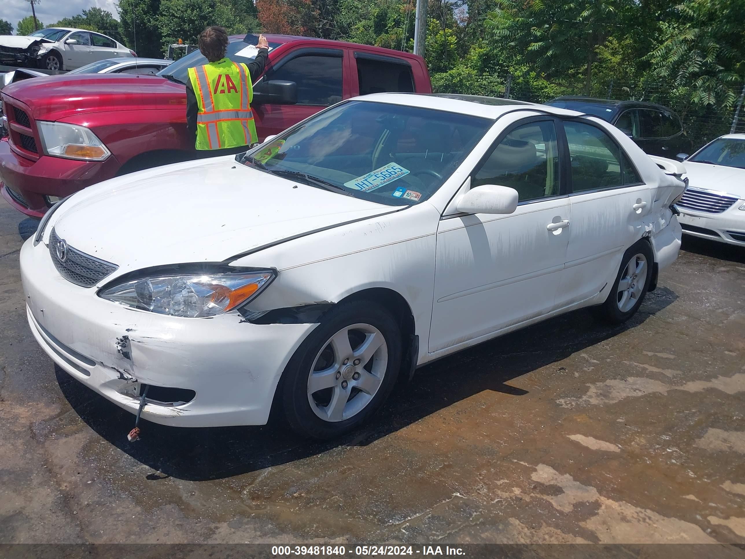 Photo 1 VIN: 4T1BF32K62U028139 - TOYOTA CAMRY 