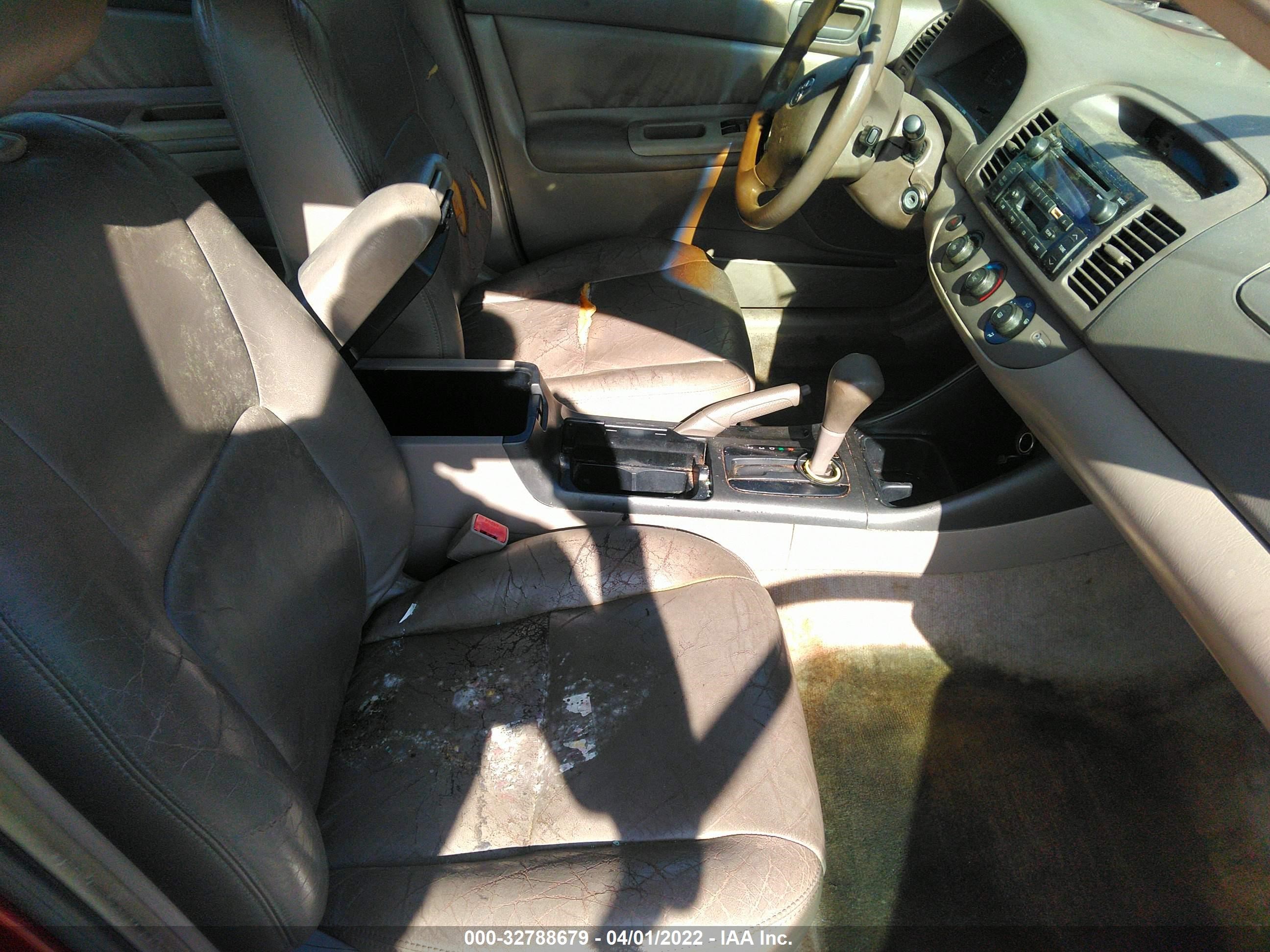 Photo 4 VIN: 4T1BF32K63U058842 - TOYOTA CAMRY 