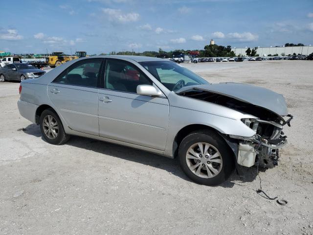 Photo 3 VIN: 4T1BF32K66U119157 - TOYOTA CAMRY LE 