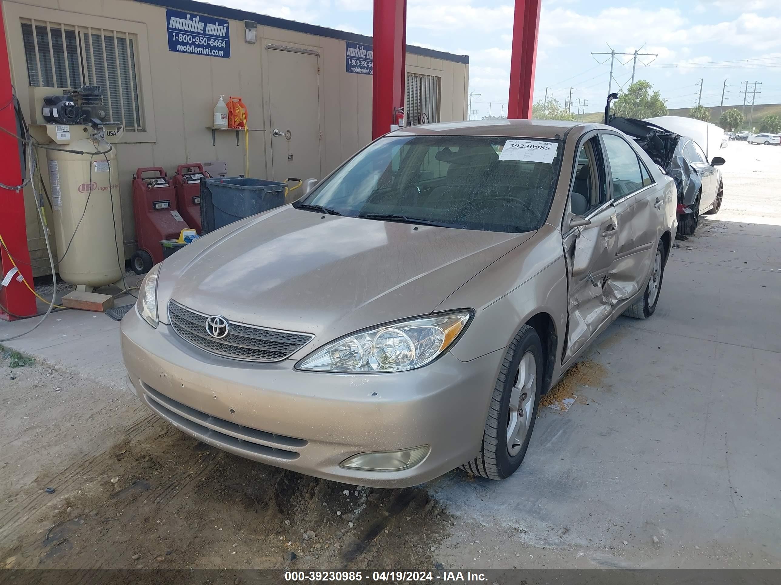 Photo 1 VIN: 4T1BF32K72U520114 - TOYOTA CAMRY 