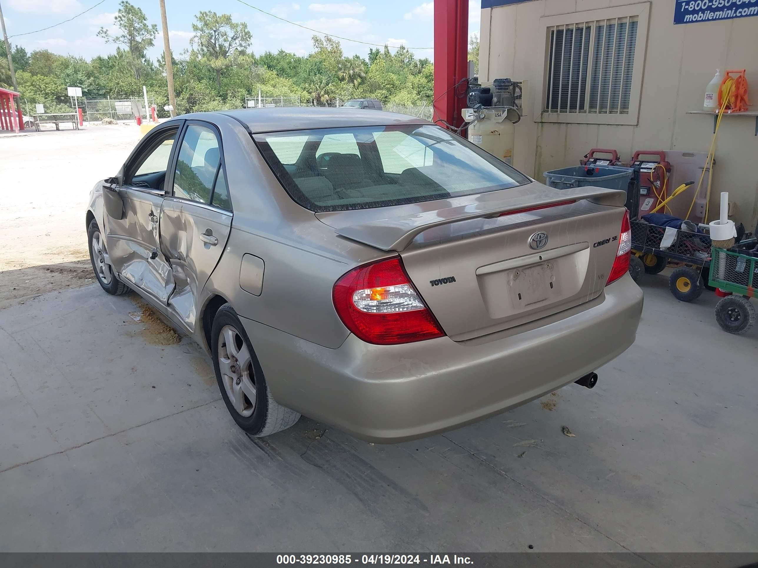 Photo 2 VIN: 4T1BF32K72U520114 - TOYOTA CAMRY 