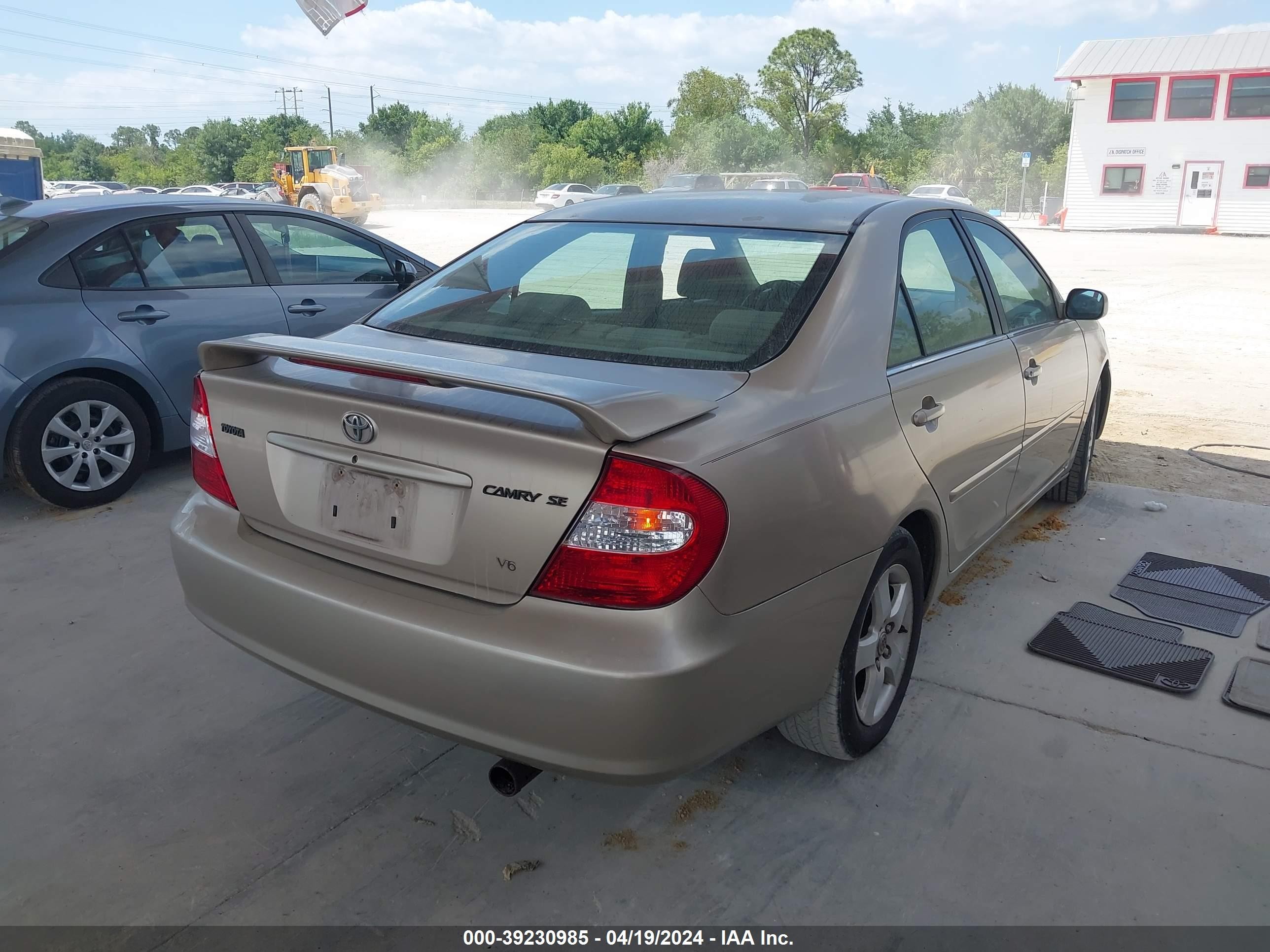 Photo 3 VIN: 4T1BF32K72U520114 - TOYOTA CAMRY 