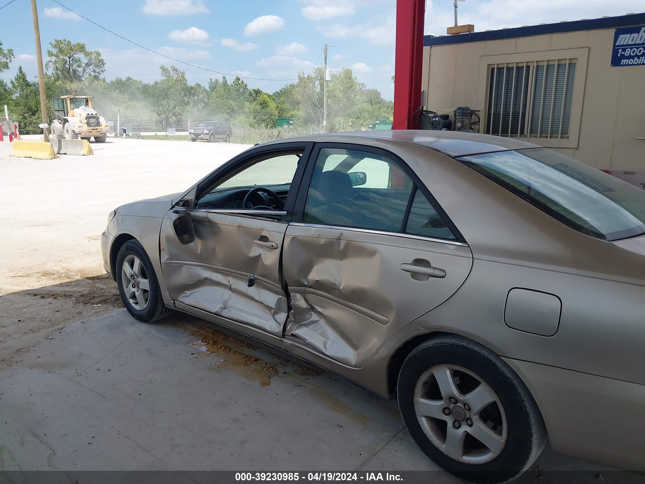 Photo 5 VIN: 4T1BF32K72U520114 - TOYOTA CAMRY 