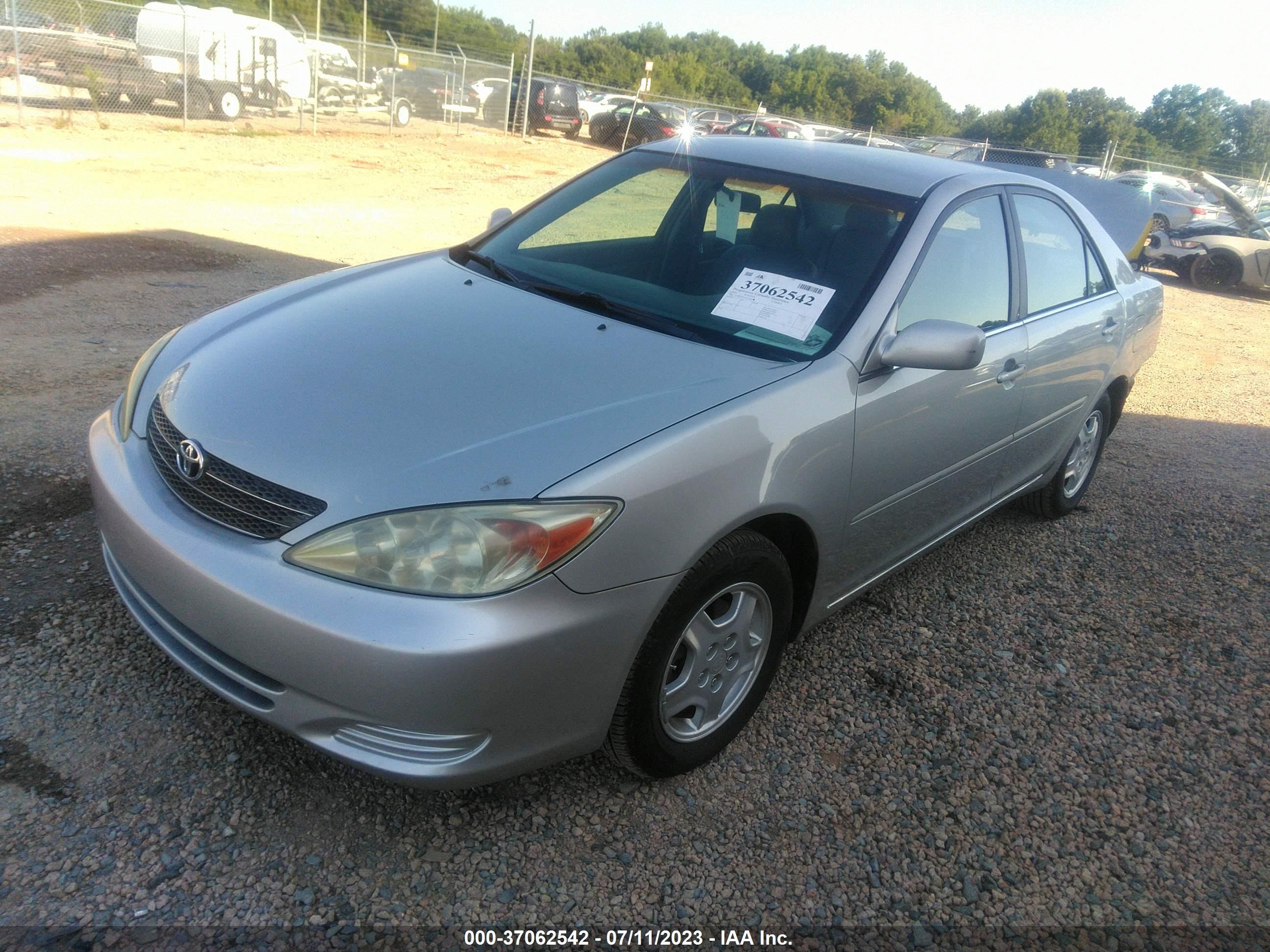 Photo 1 VIN: 4T1BF32K72U532022 - TOYOTA CAMRY 