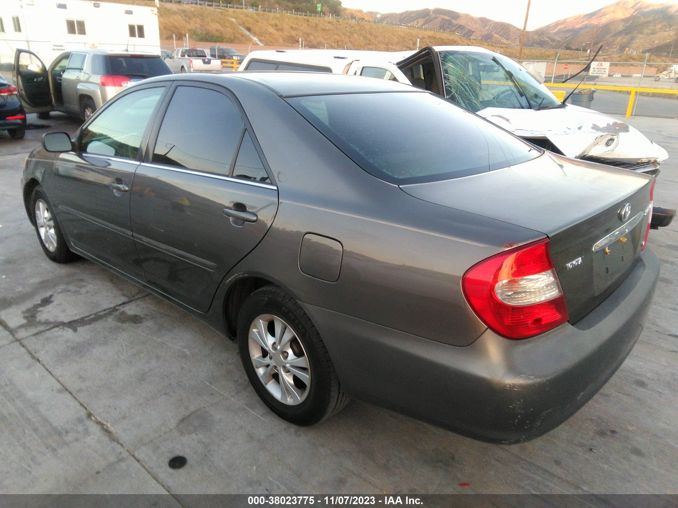 Photo 2 VIN: 4T1BF32K74U573298 - TOYOTA CAMRY 