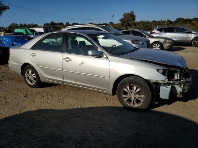 Photo 3 VIN: 4T1BF32K84U573472 - TOYOTA CAMRY LE 