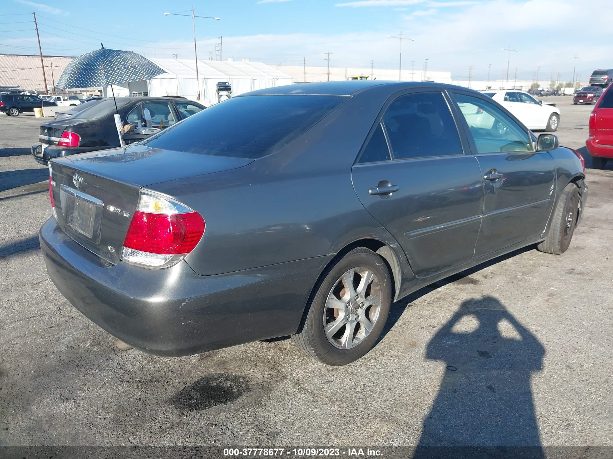 Photo 3 VIN: 4T1BF32K85U591889 - TOYOTA CAMRY 