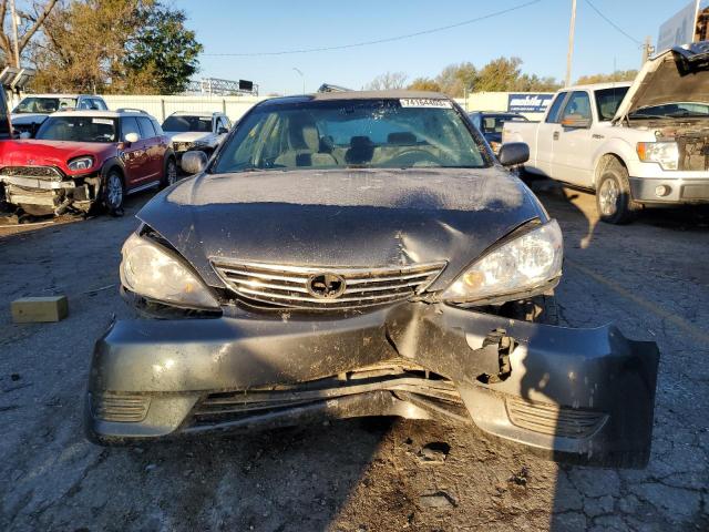 Photo 4 VIN: 4T1BF32K95U590170 - TOYOTA CAMRY 