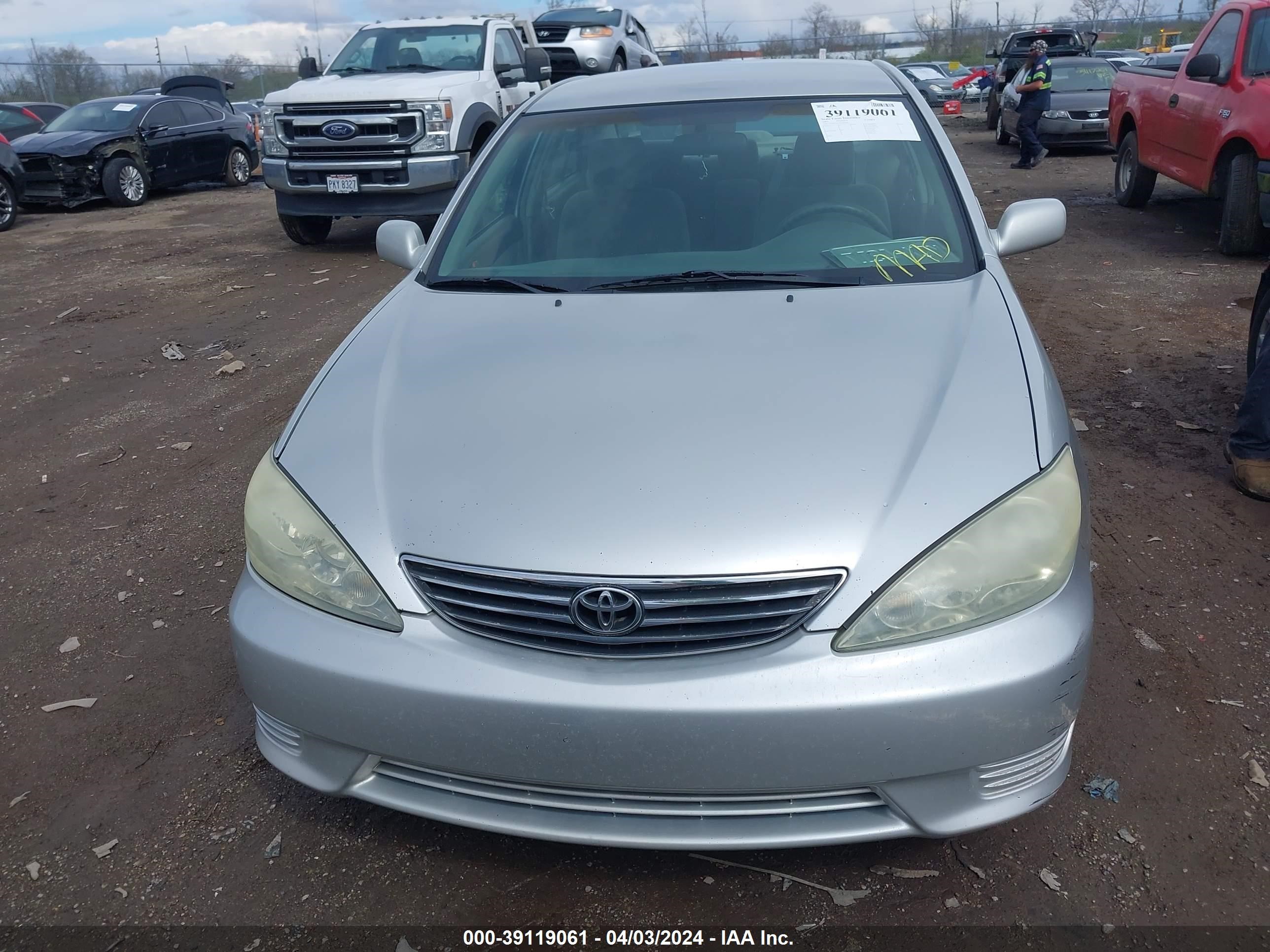 Photo 11 VIN: 4T1BF32K95U612958 - TOYOTA CAMRY 