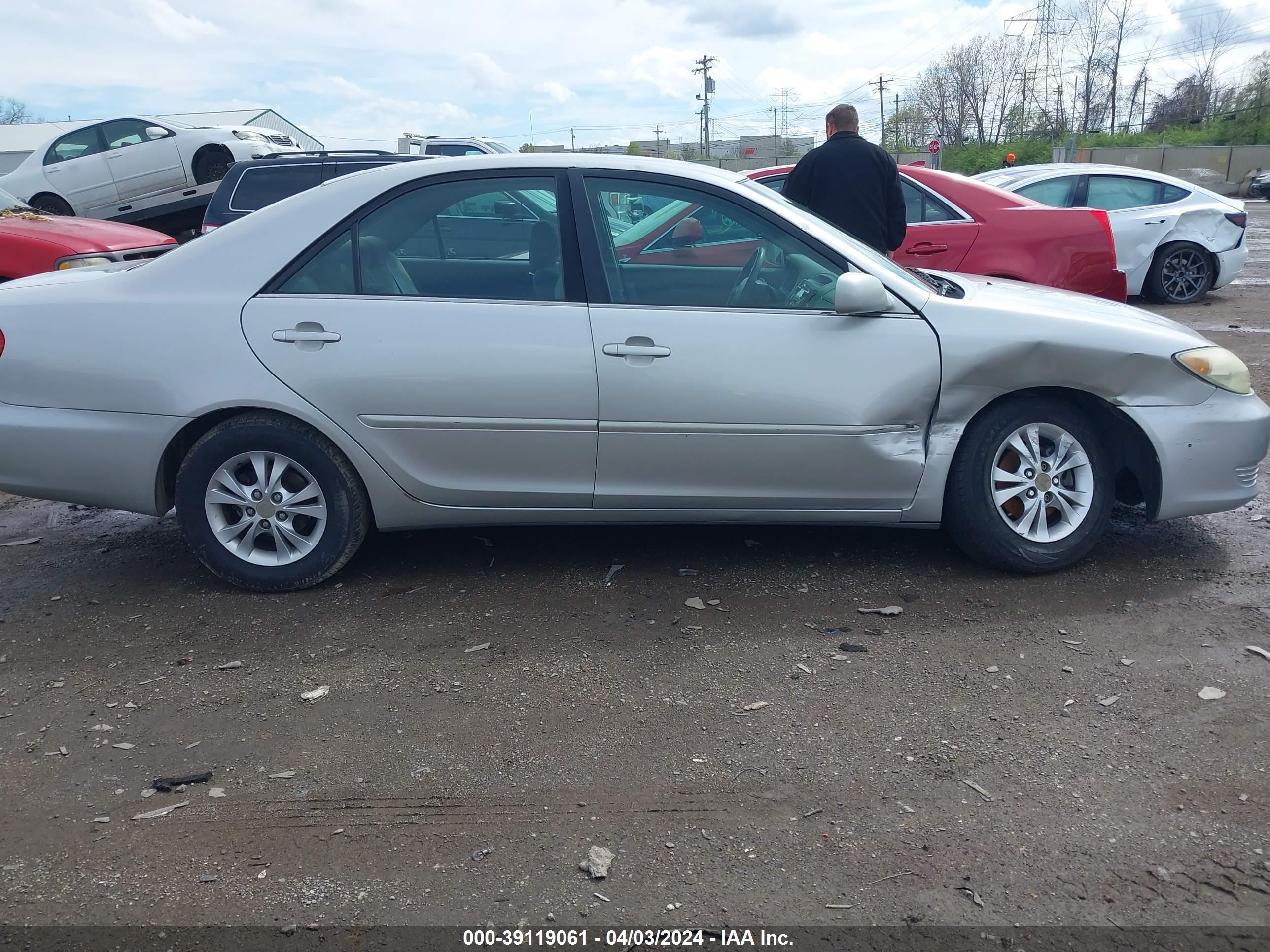 Photo 12 VIN: 4T1BF32K95U612958 - TOYOTA CAMRY 