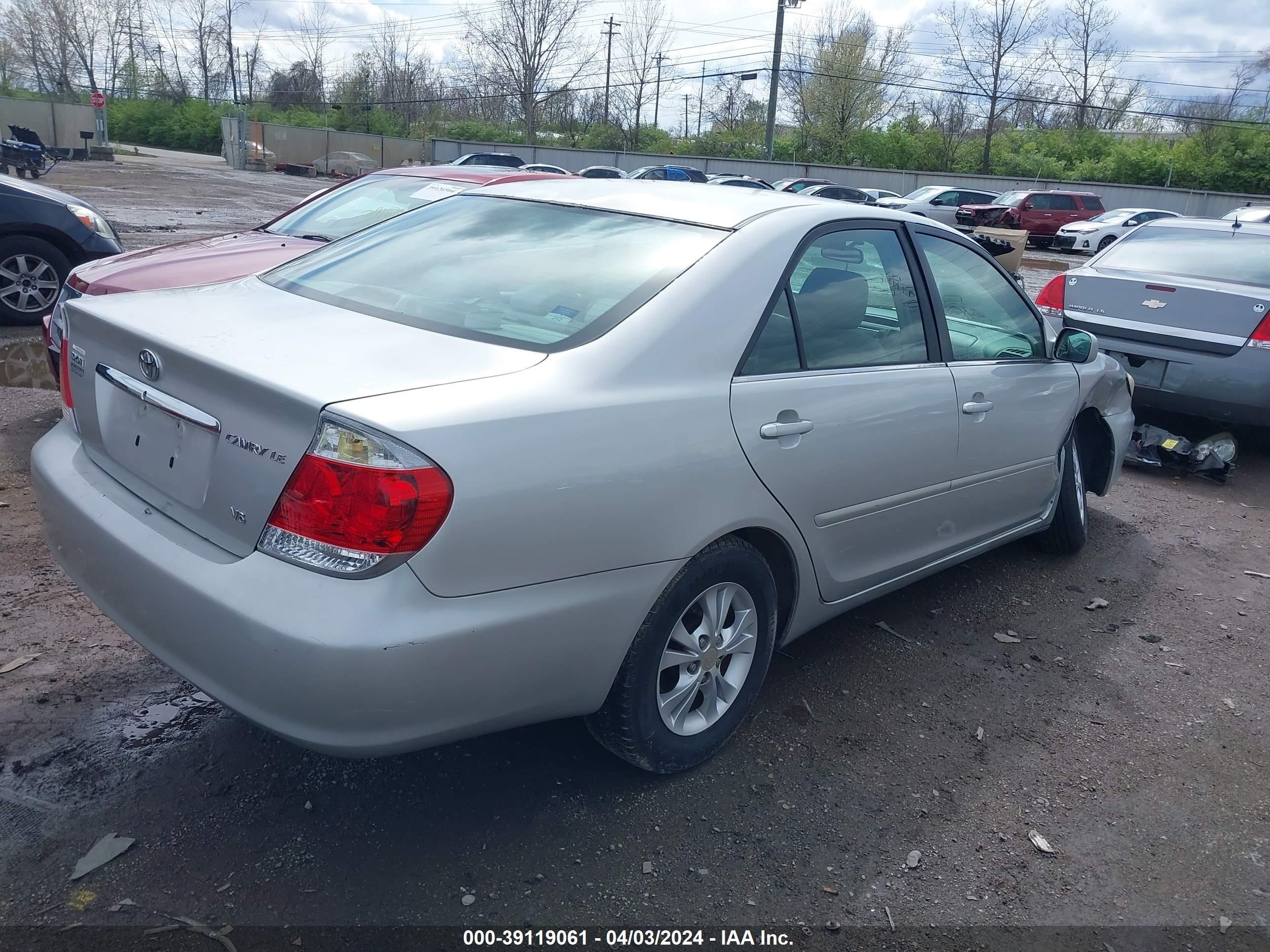 Photo 3 VIN: 4T1BF32K95U612958 - TOYOTA CAMRY 