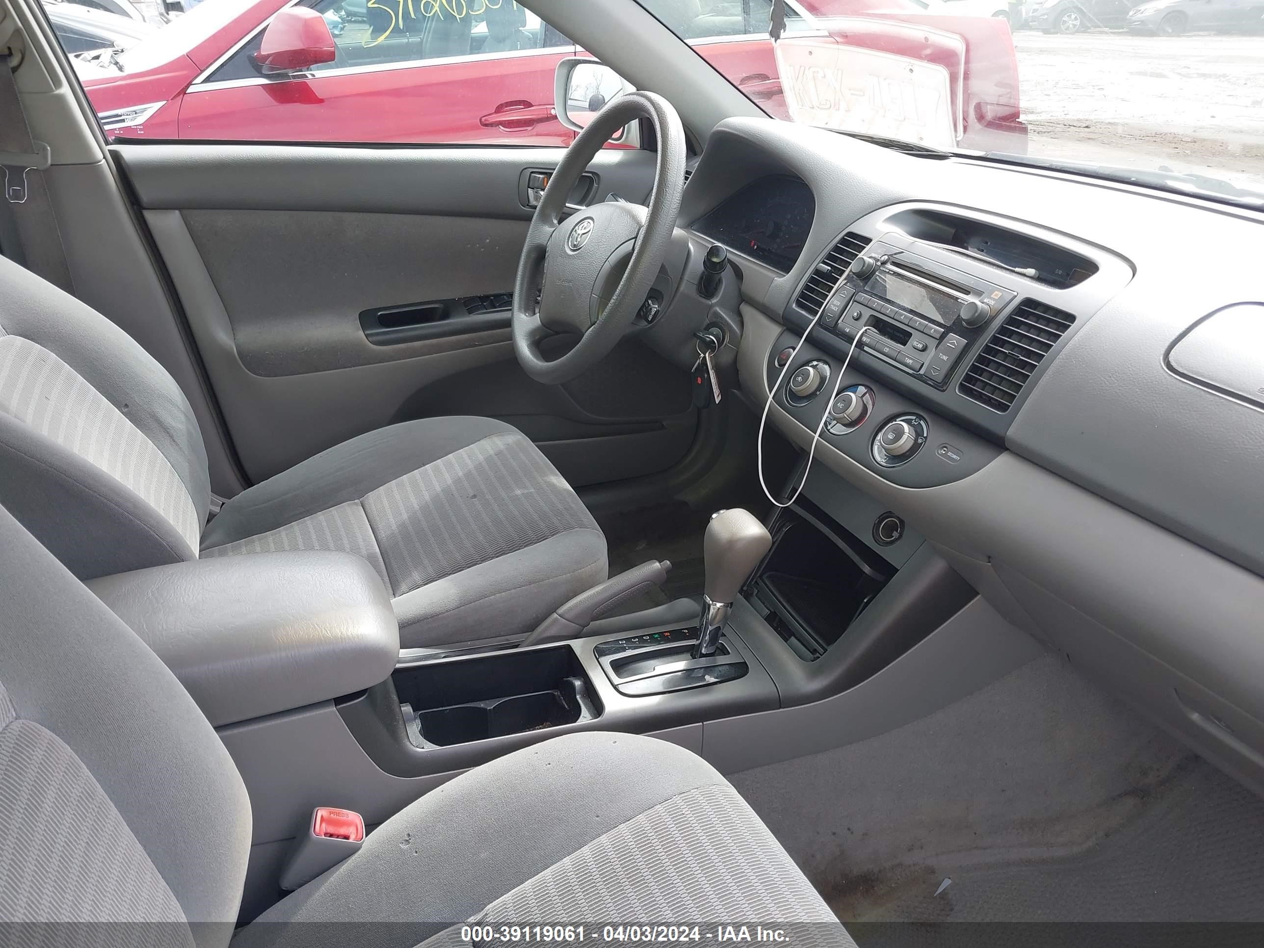 Photo 4 VIN: 4T1BF32K95U612958 - TOYOTA CAMRY 