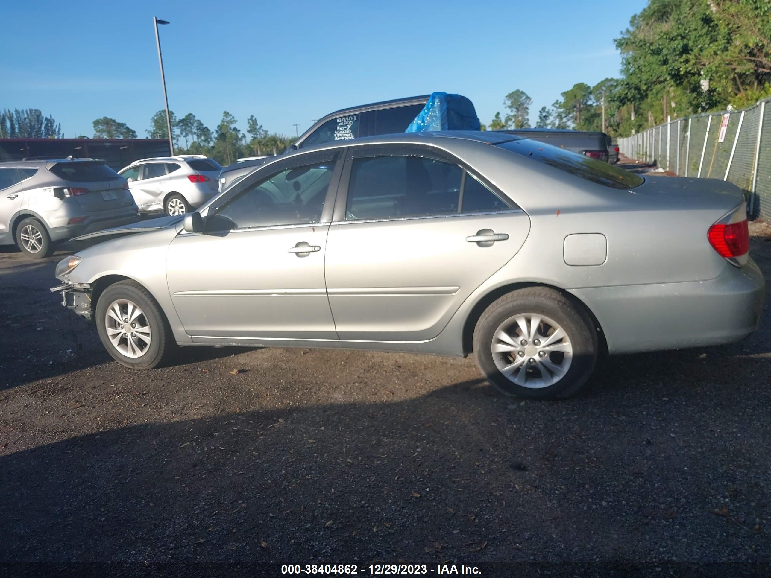 Photo 13 VIN: 4T1BF32K96U622147 - TOYOTA CAMRY 