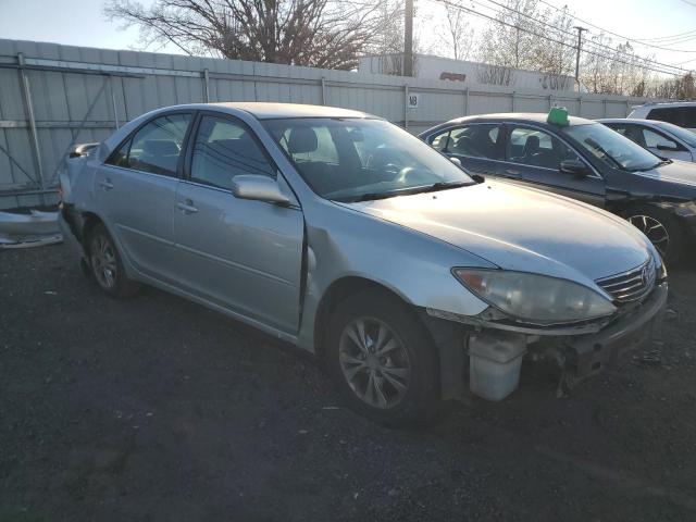 Photo 3 VIN: 4T1BF32KX5U104577 - TOYOTA CAMRY LE 