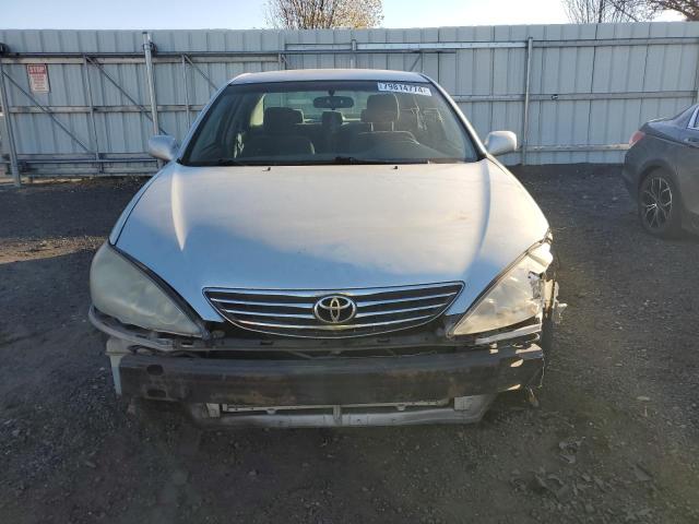 Photo 4 VIN: 4T1BF32KX5U104577 - TOYOTA CAMRY LE 