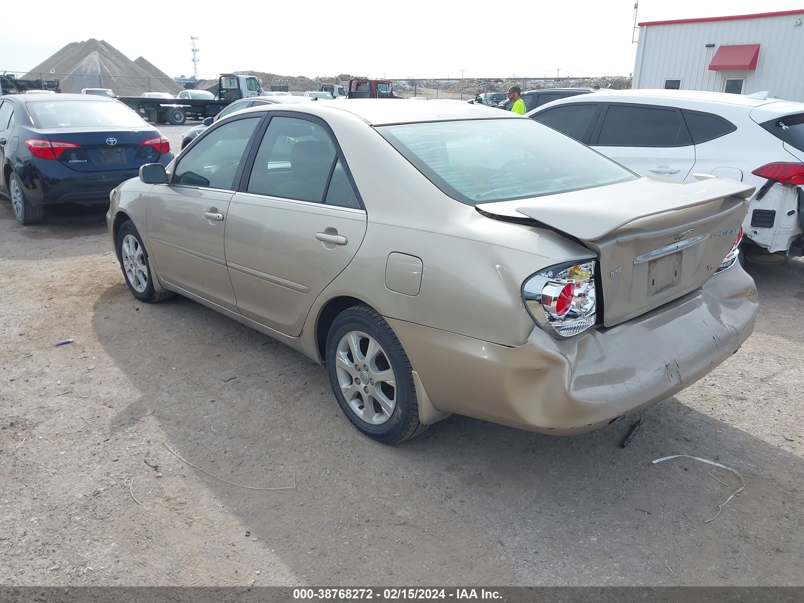 Photo 2 VIN: 4T1BF32KX5U612709 - TOYOTA CAMRY 