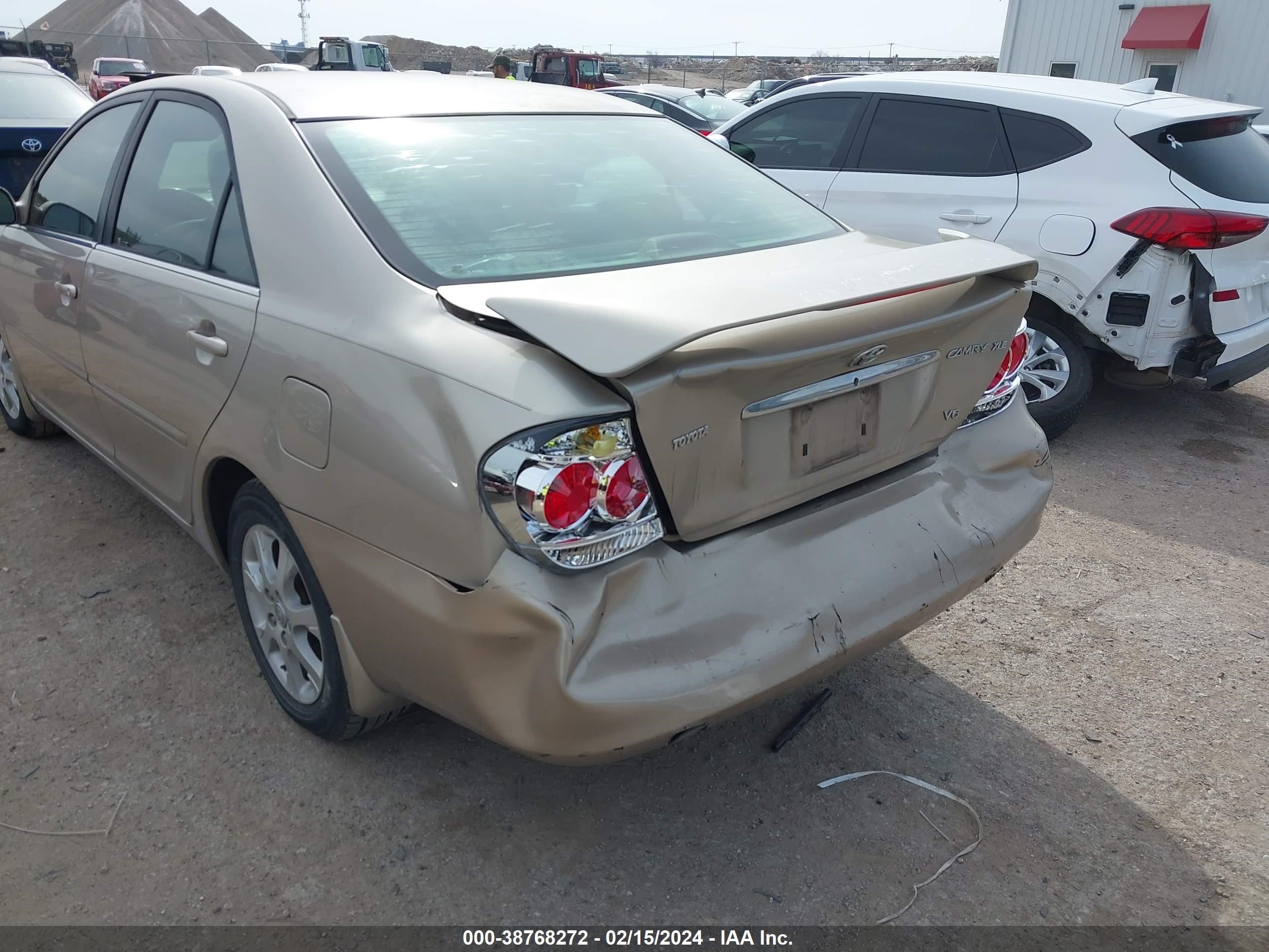 Photo 5 VIN: 4T1BF32KX5U612709 - TOYOTA CAMRY 