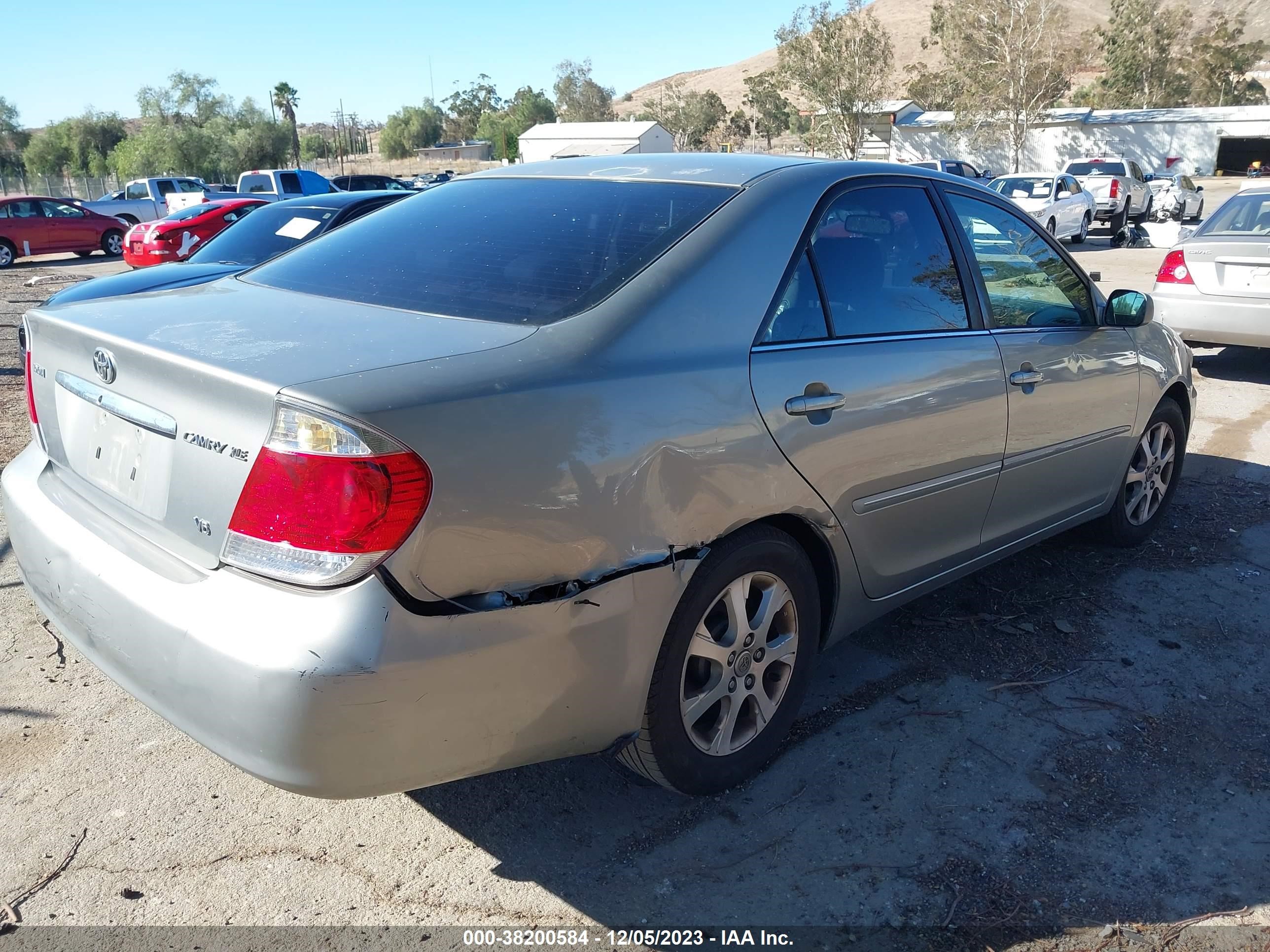 Photo 3 VIN: 4T1BF32KX6U625557 - TOYOTA CAMRY 