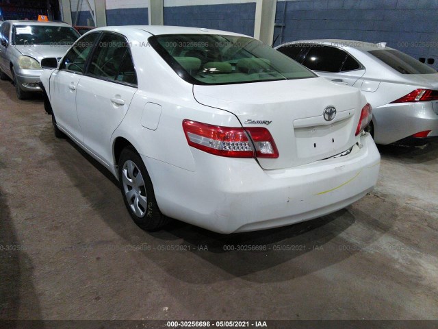 Photo 2 VIN: 4T1BF33K2AU530611 - TOYOTA CAMRY 