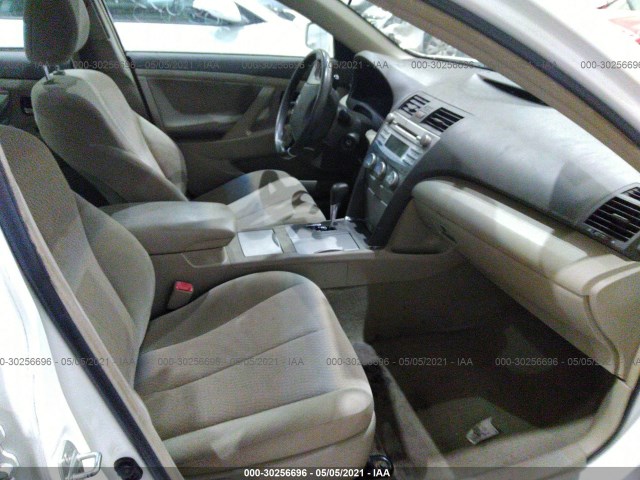 Photo 4 VIN: 4T1BF33K2AU530611 - TOYOTA CAMRY 