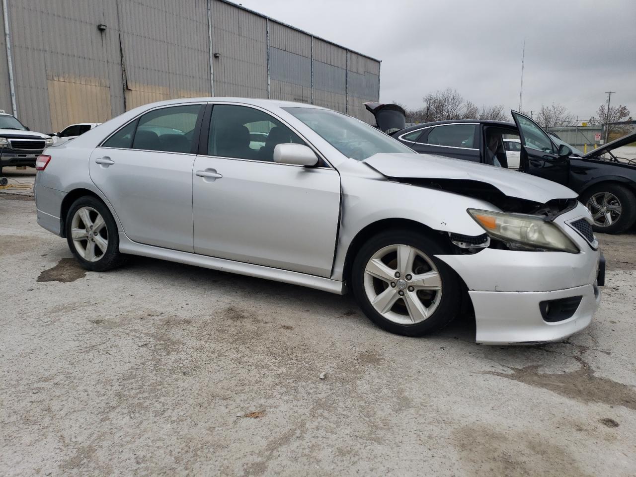 Photo 3 VIN: 4T1BF3EK0AU010987 - TOYOTA CAMRY 